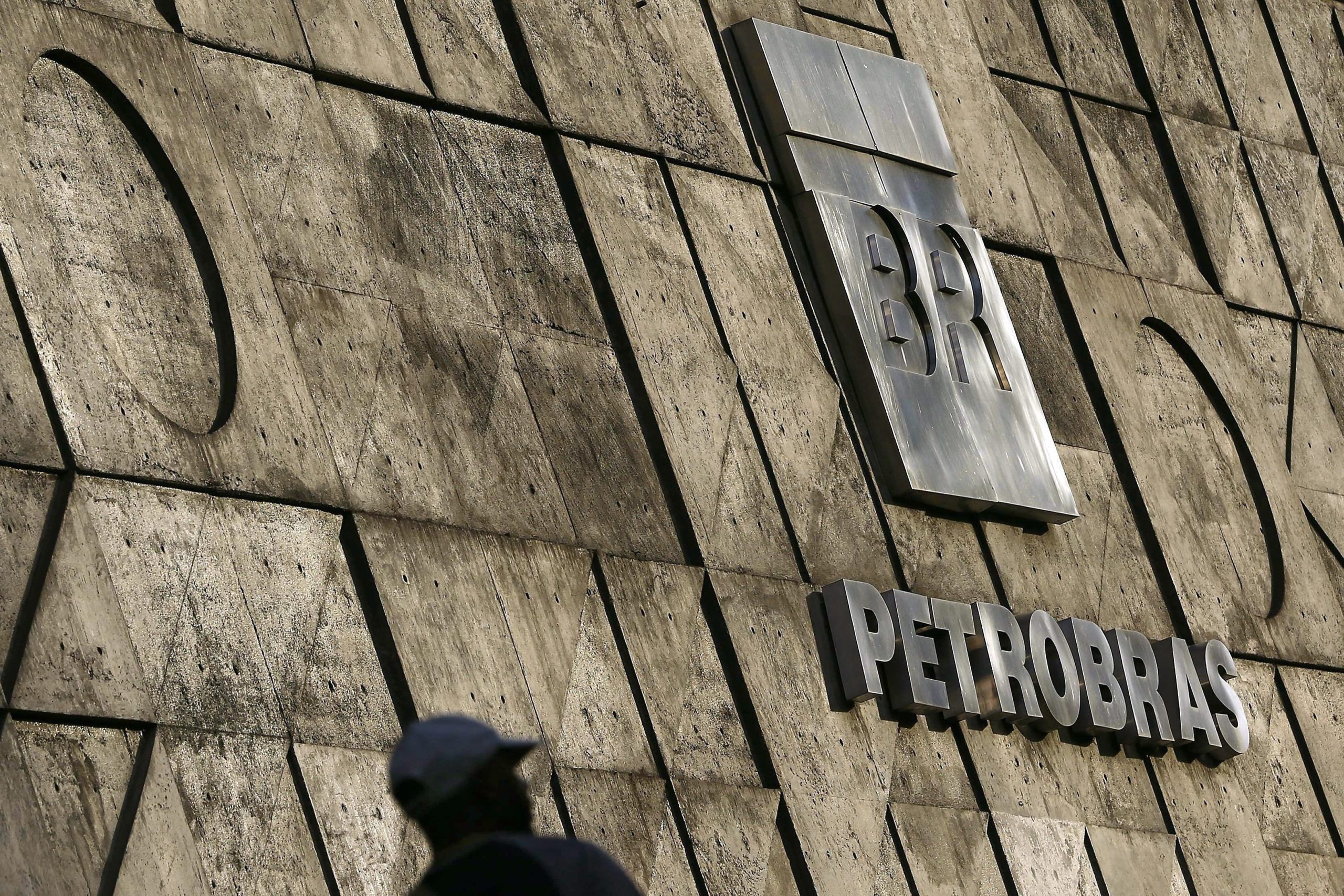 Petrobras faz acordo de 2,45 mil milhões de euros para encerrar ação na justiça dos EUA
