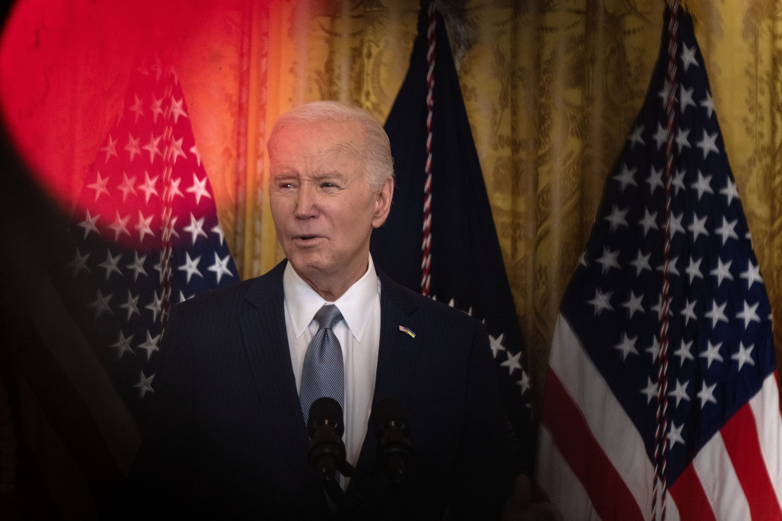 Biden defende que EUA não podem “virar as costas” a Kiev
