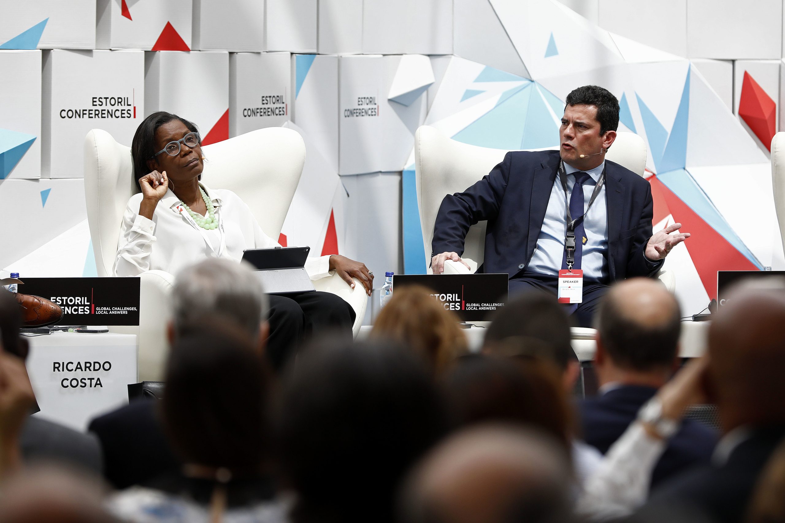 Ministra da Justiça defende mais transparência na gestão de dinheiros públicos