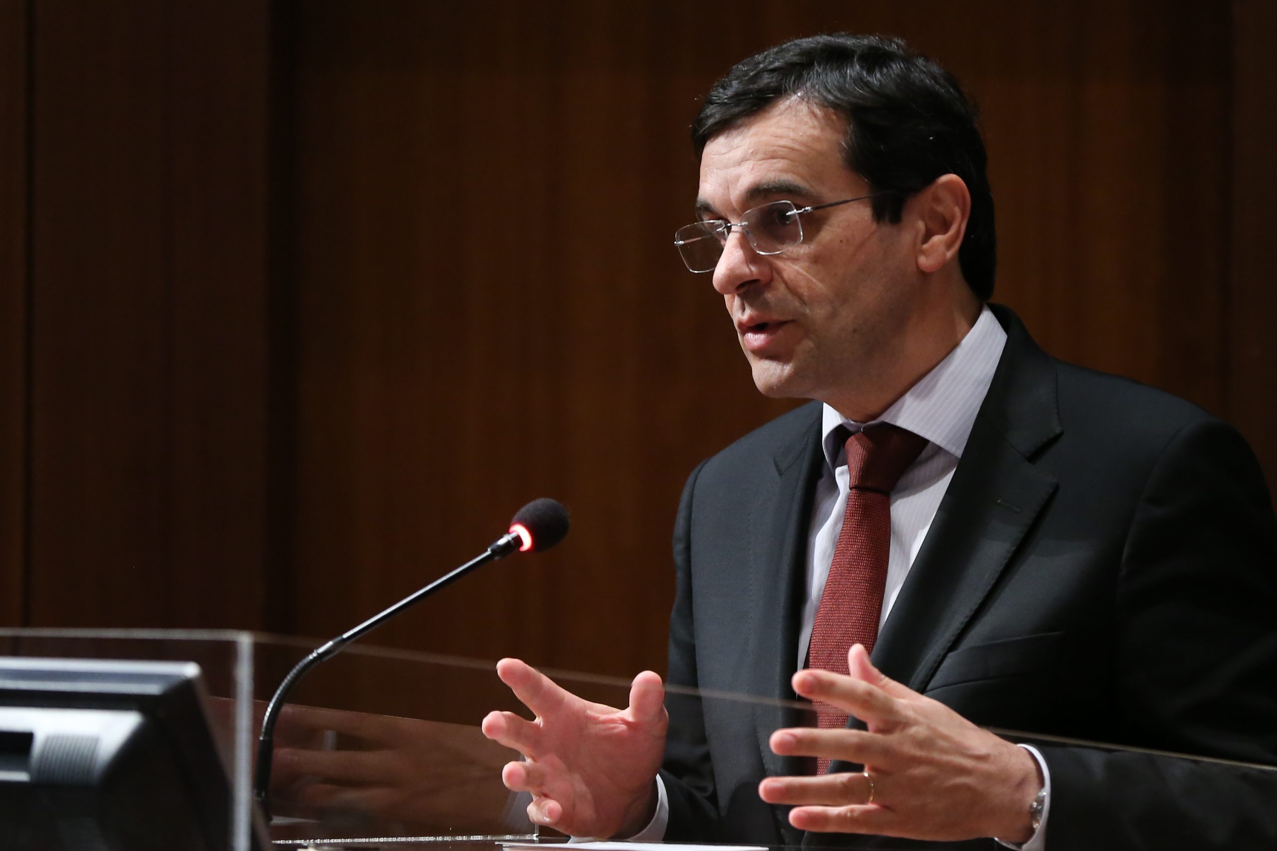Frota de viaturas médicas de emergência totalmente renovada até fim do ano