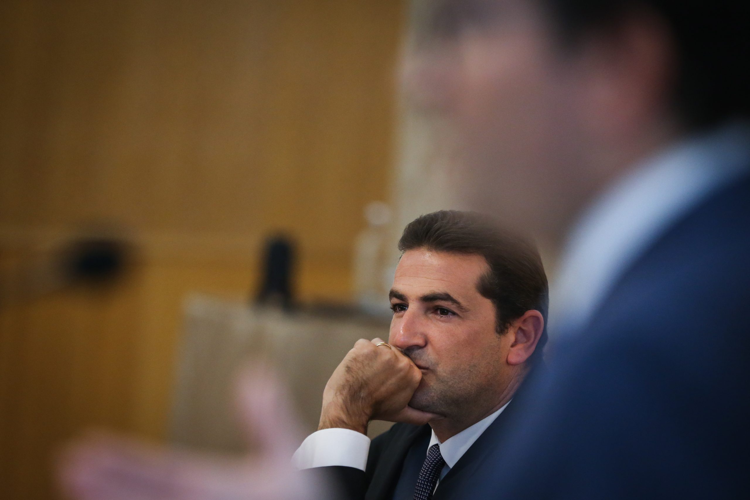 PSD exige conhecer despacho de compra de ações dos CTT e pede explicações a Pedro Nuno