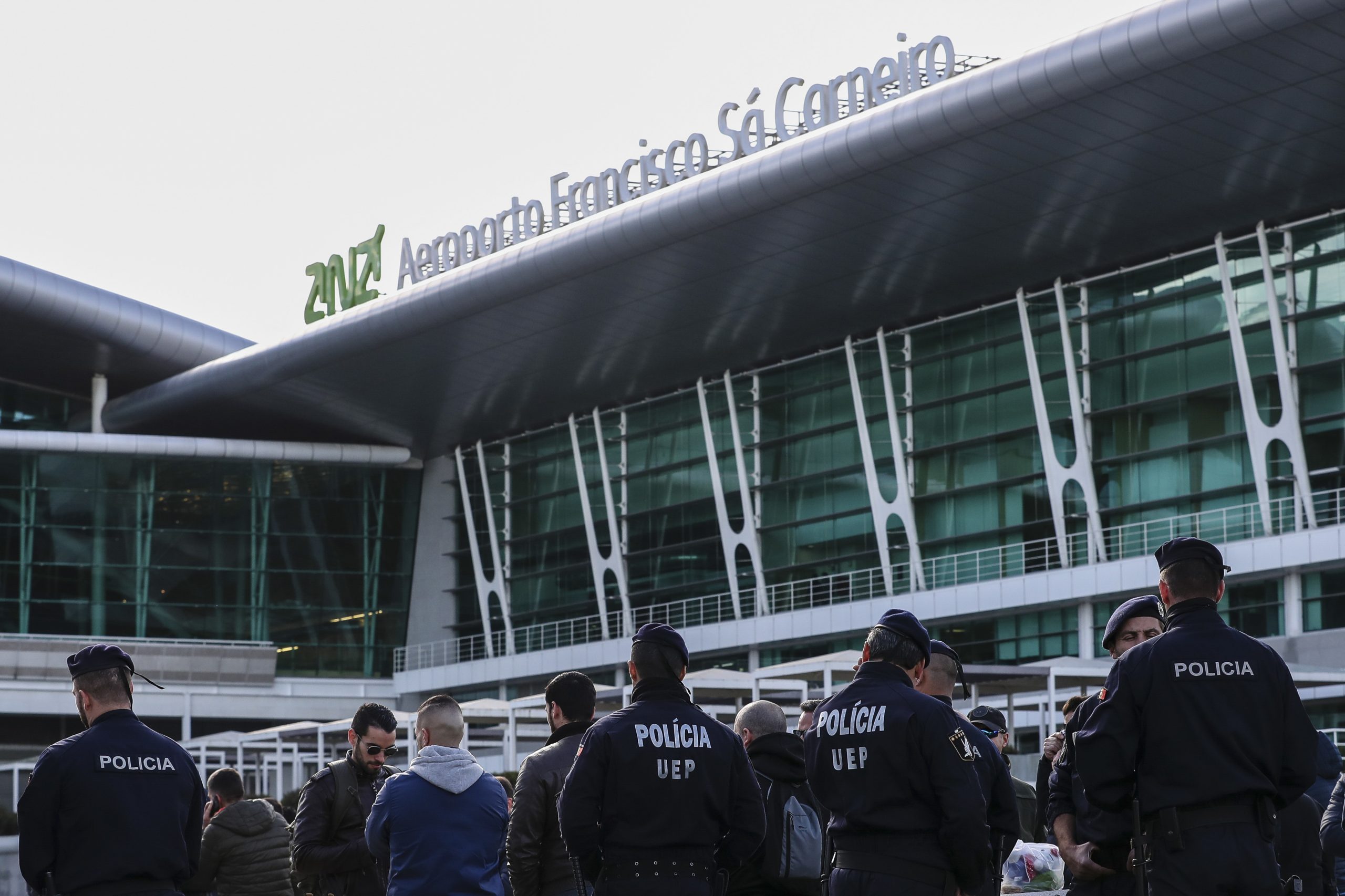 Liga dos Campeões: Criado regime excecional no aeroporto do Porto para saída de adeptos após final