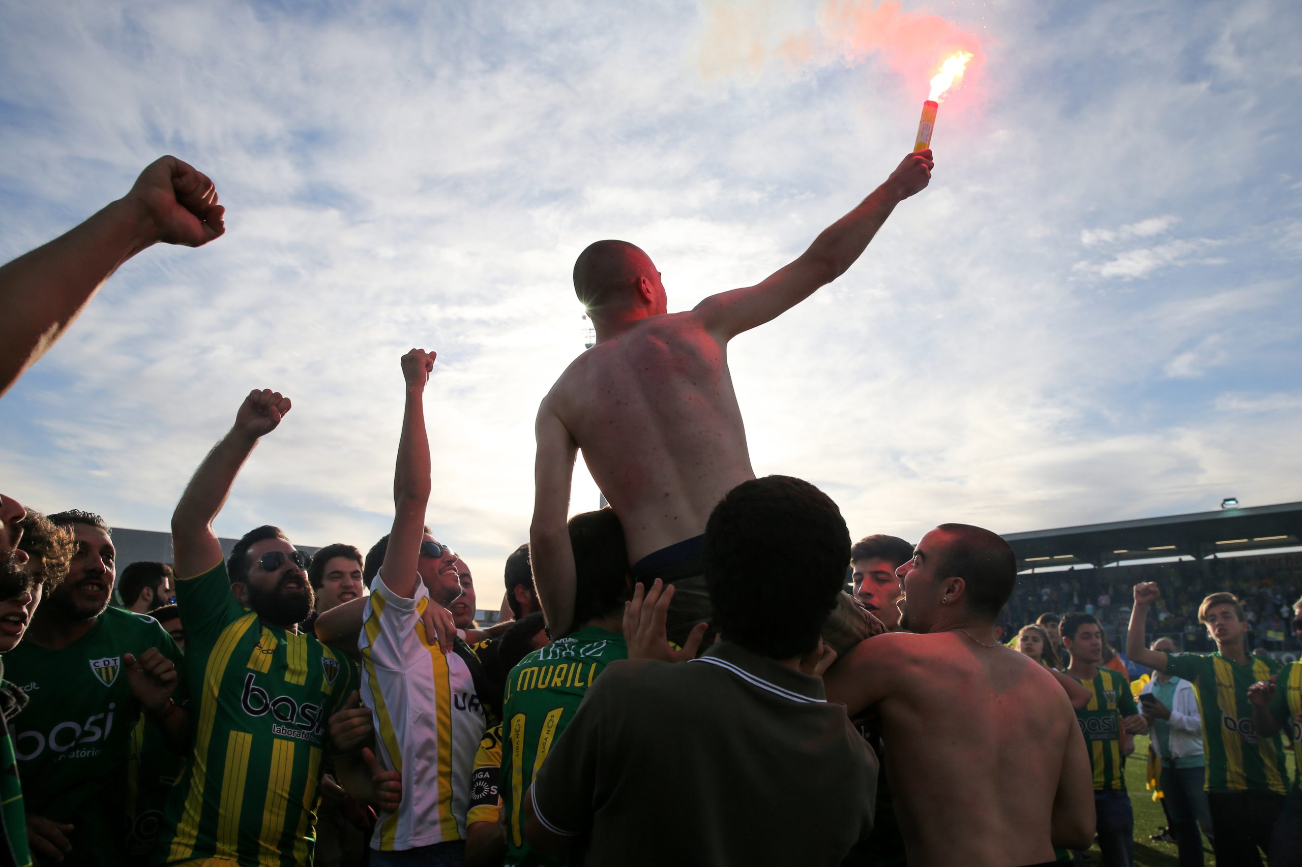 “Invasões” marcam festejos da permanência do Tondela na I Liga