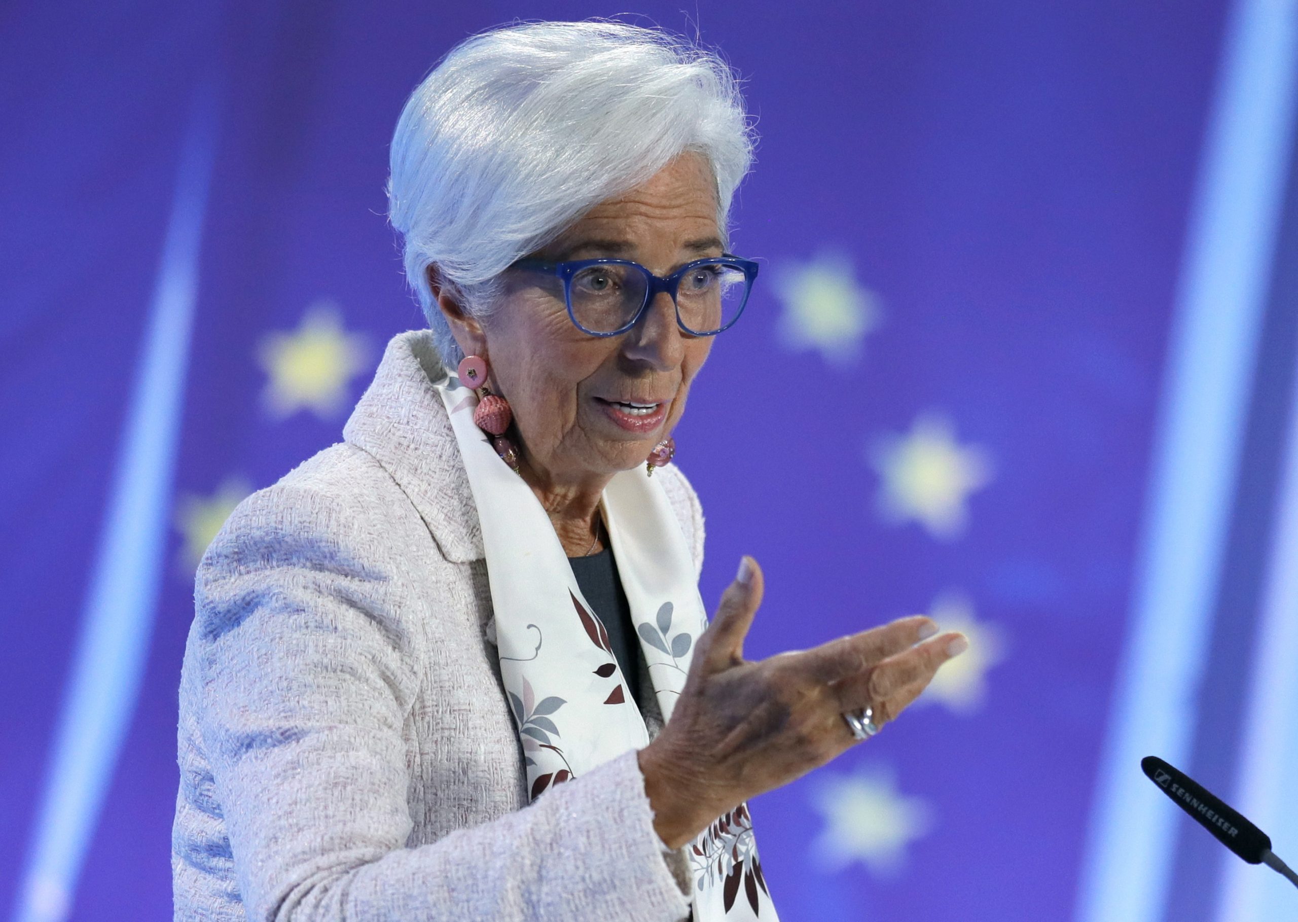 Lagarde privilegia “atos a palavras” e não revela futuro das taxas de juro