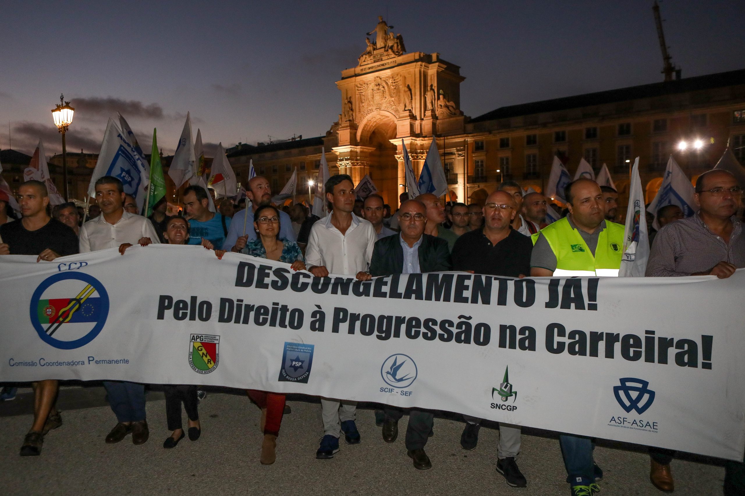 Protesto de polícias desmobiliza de São Bento