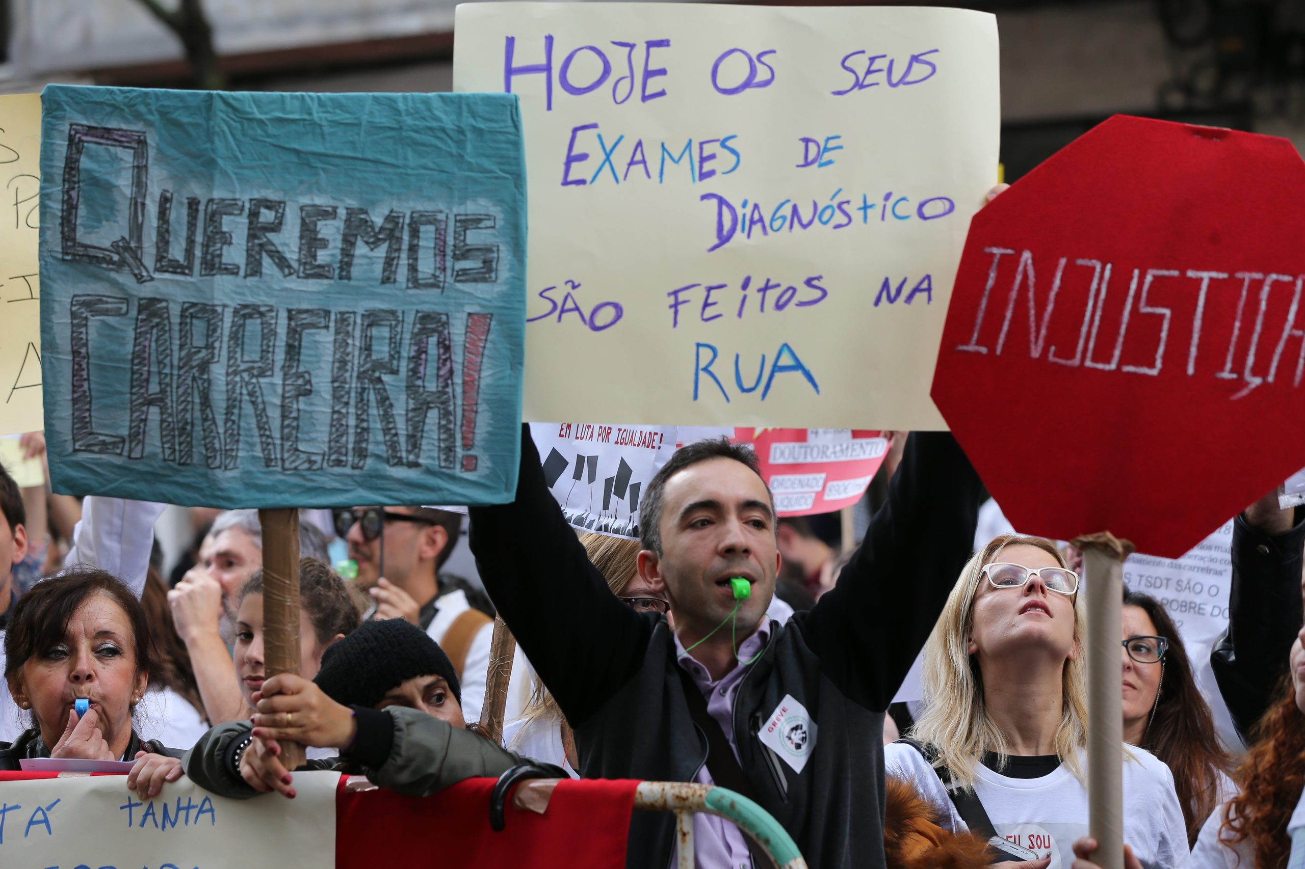 Saúde: Adesão à greve dos técnicos de diagnóstico ronda os 85% a nível nacional