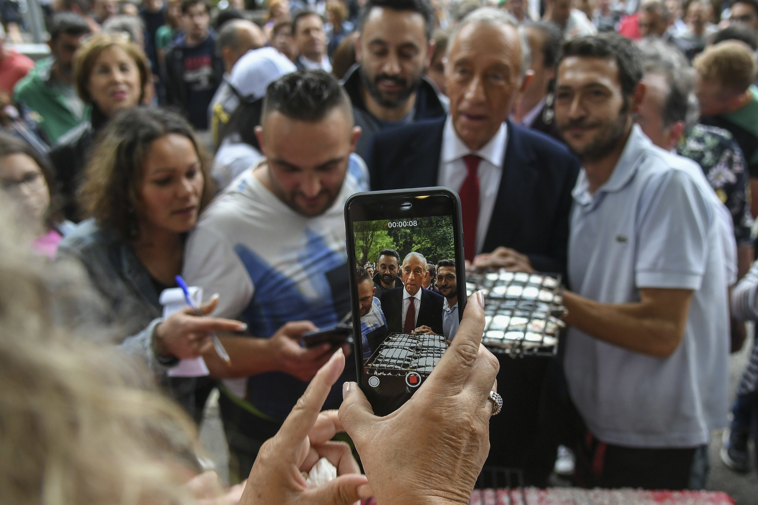 Marcelo diz que em dia de S. João questões políticas não interessam