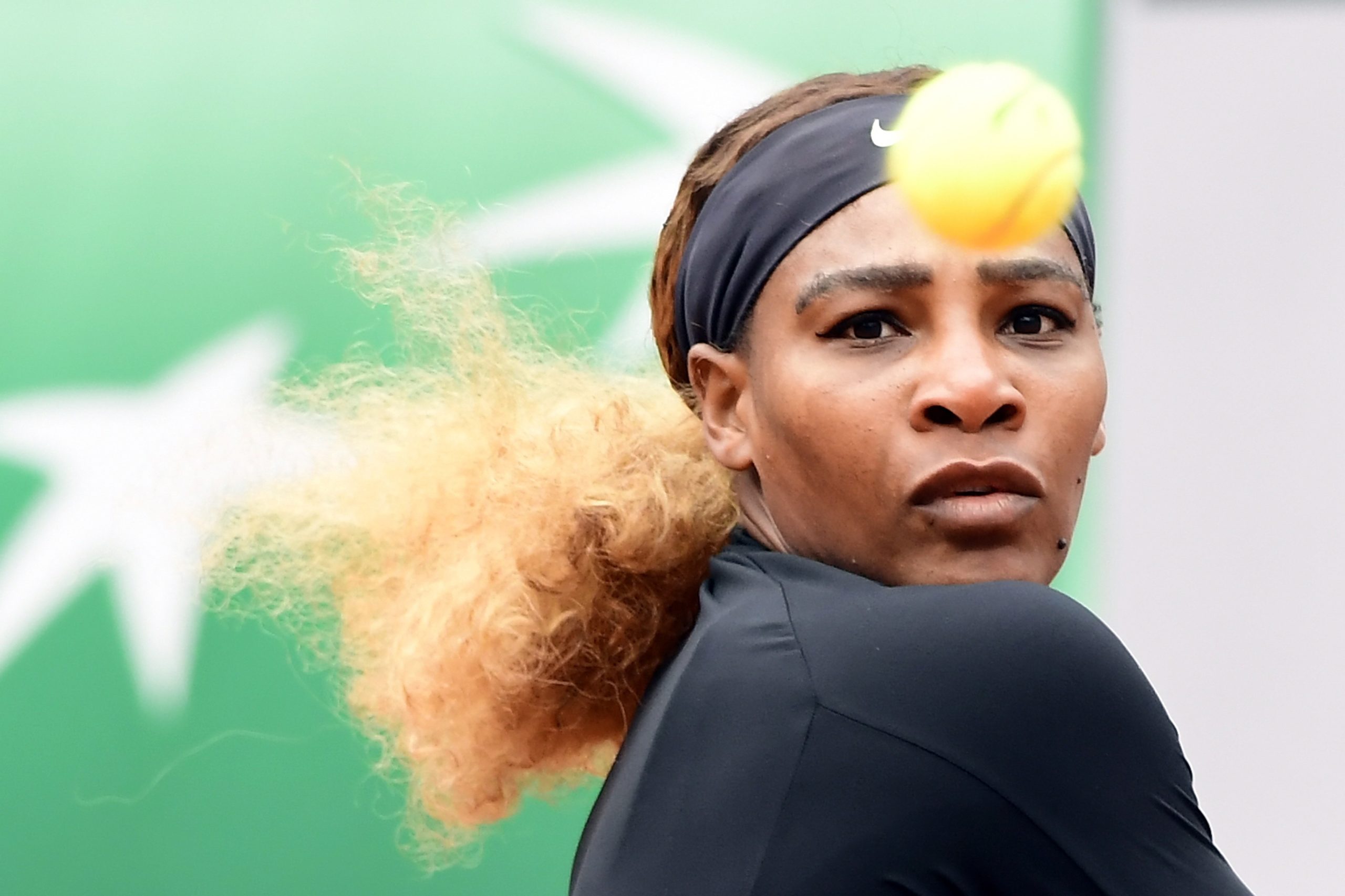 Roland Garros: Serena Williams vence Kurumi Nara na segunda ronda