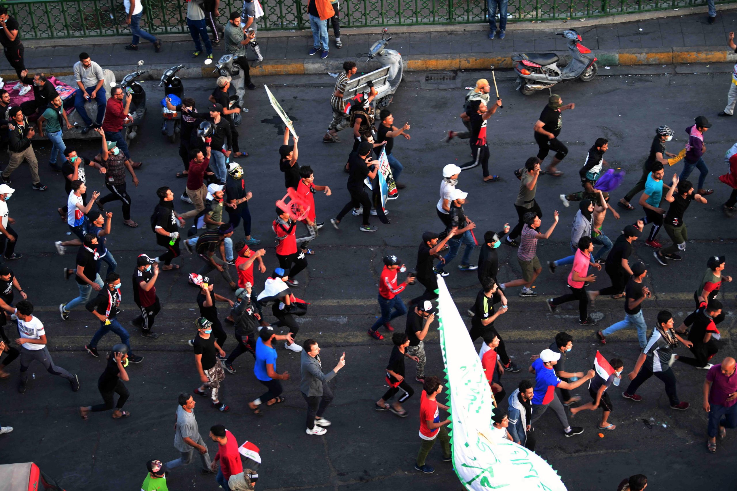 Quatro manifestantes iraquianos mortos em confrontos com forças de segurança