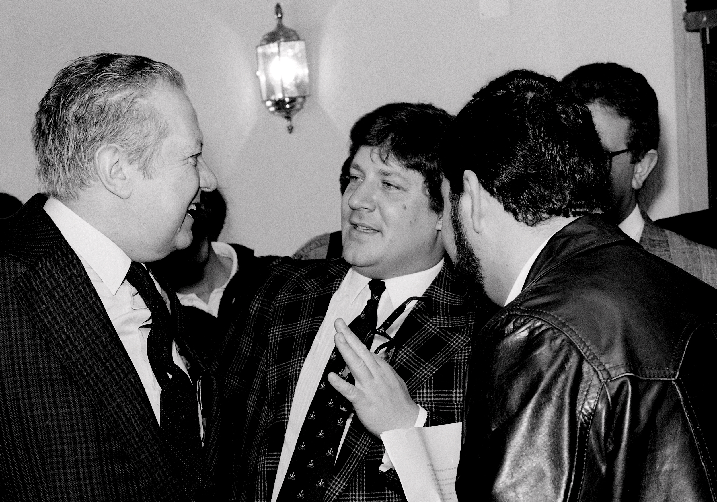 Mário Soares visita os estúdios de TV com Herman José