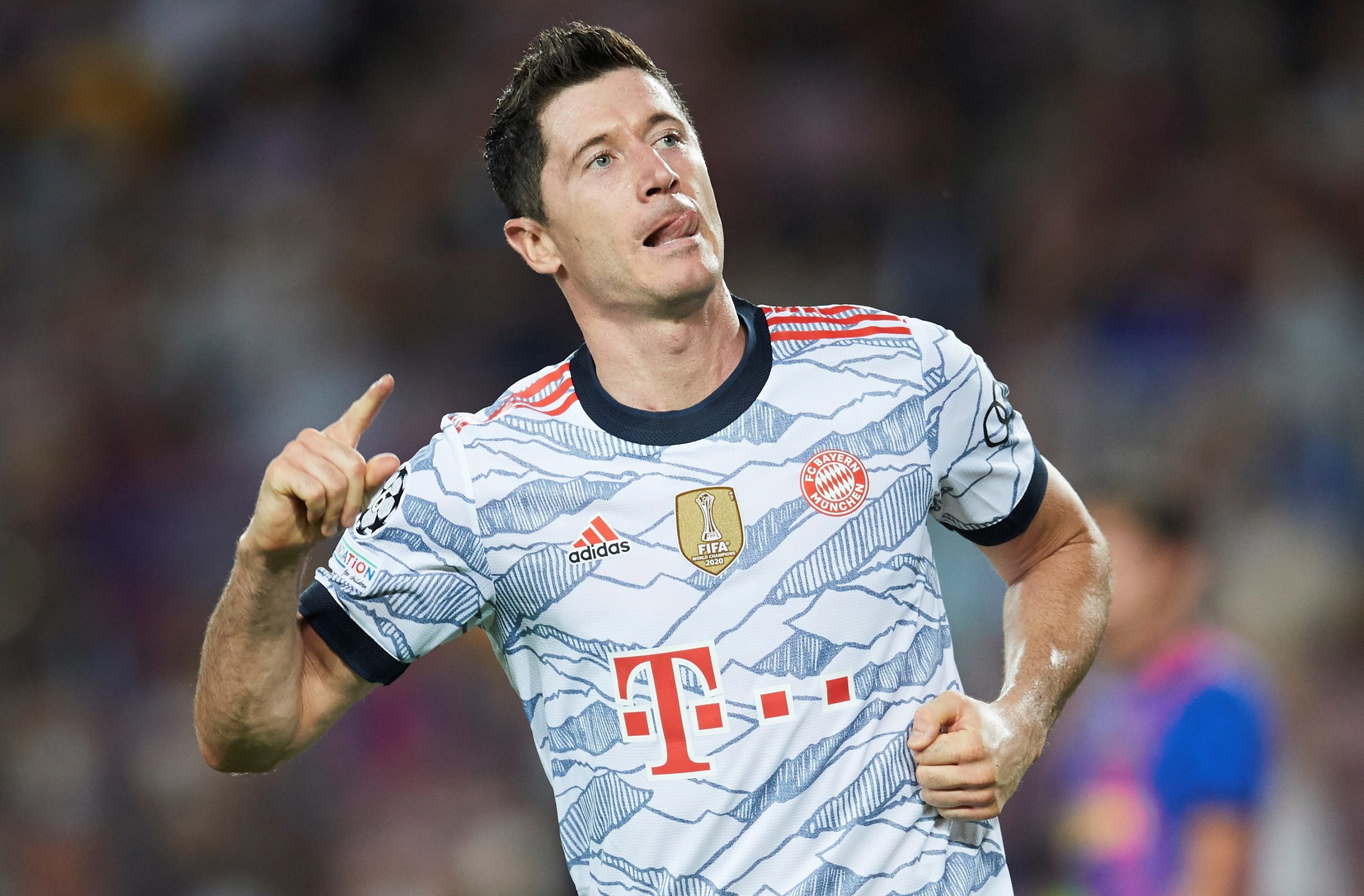 Bota de Ouro Lewandowsi afasta comparações com Ronaldo e Messi
