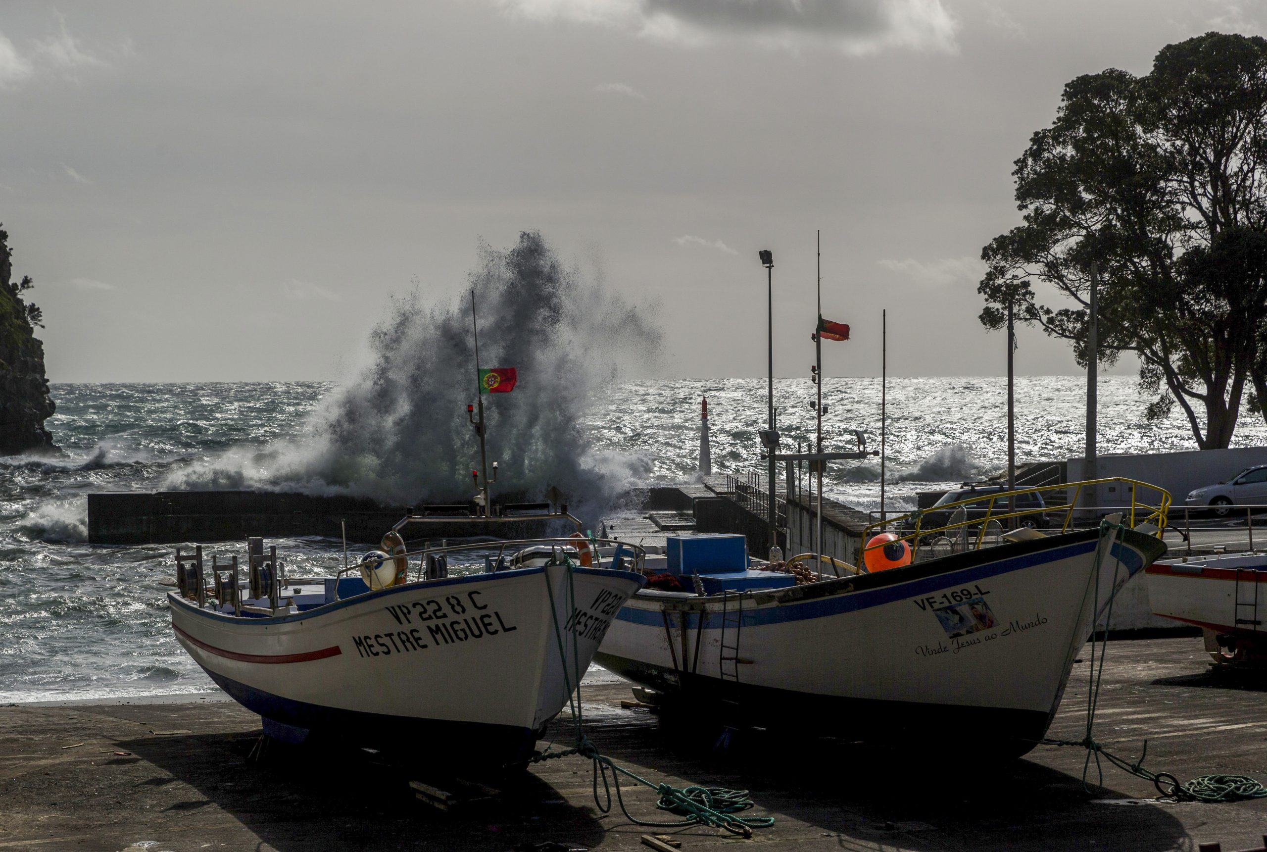 Autoridade marítima determina encerramento de portos nos Açores devido ao mau tempo
