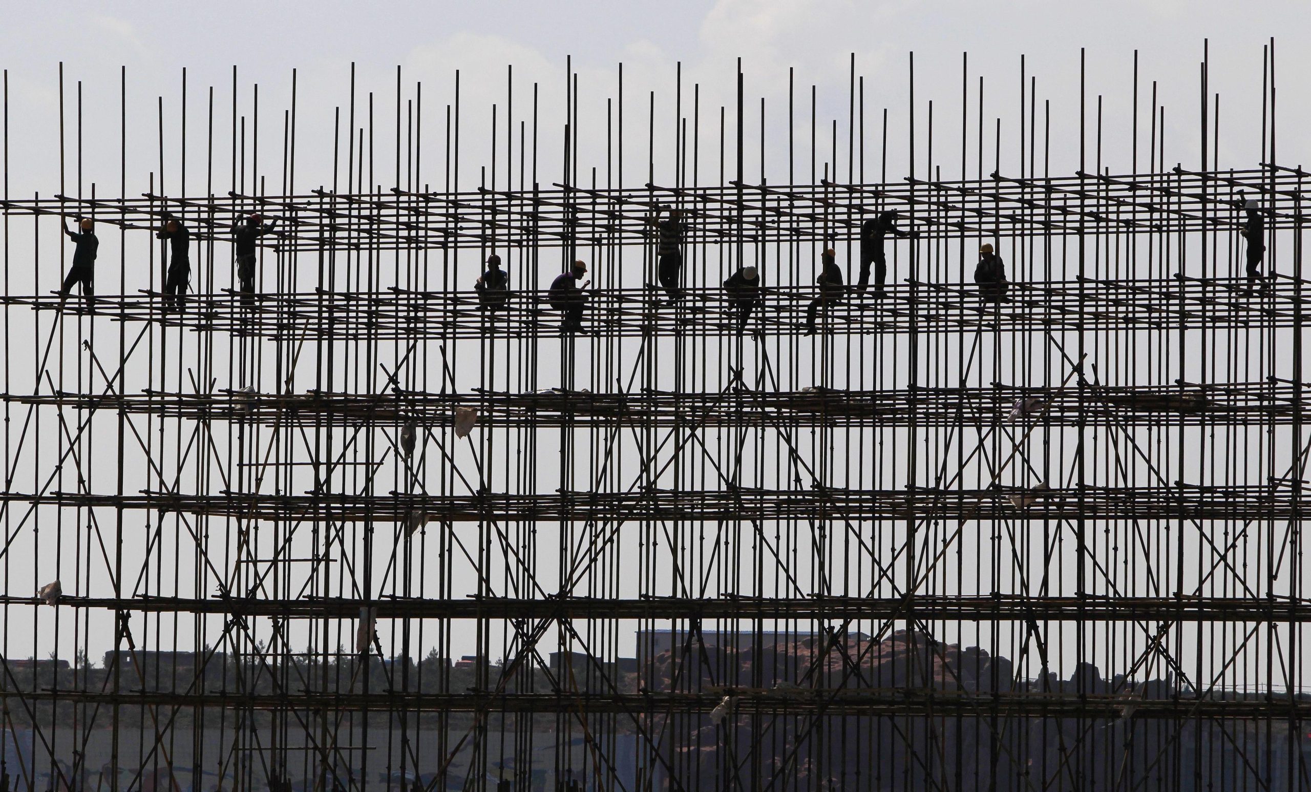Estado gastou mais 3,9 milhões de euros em 2016 com alterações em contratos de Obras Públicas