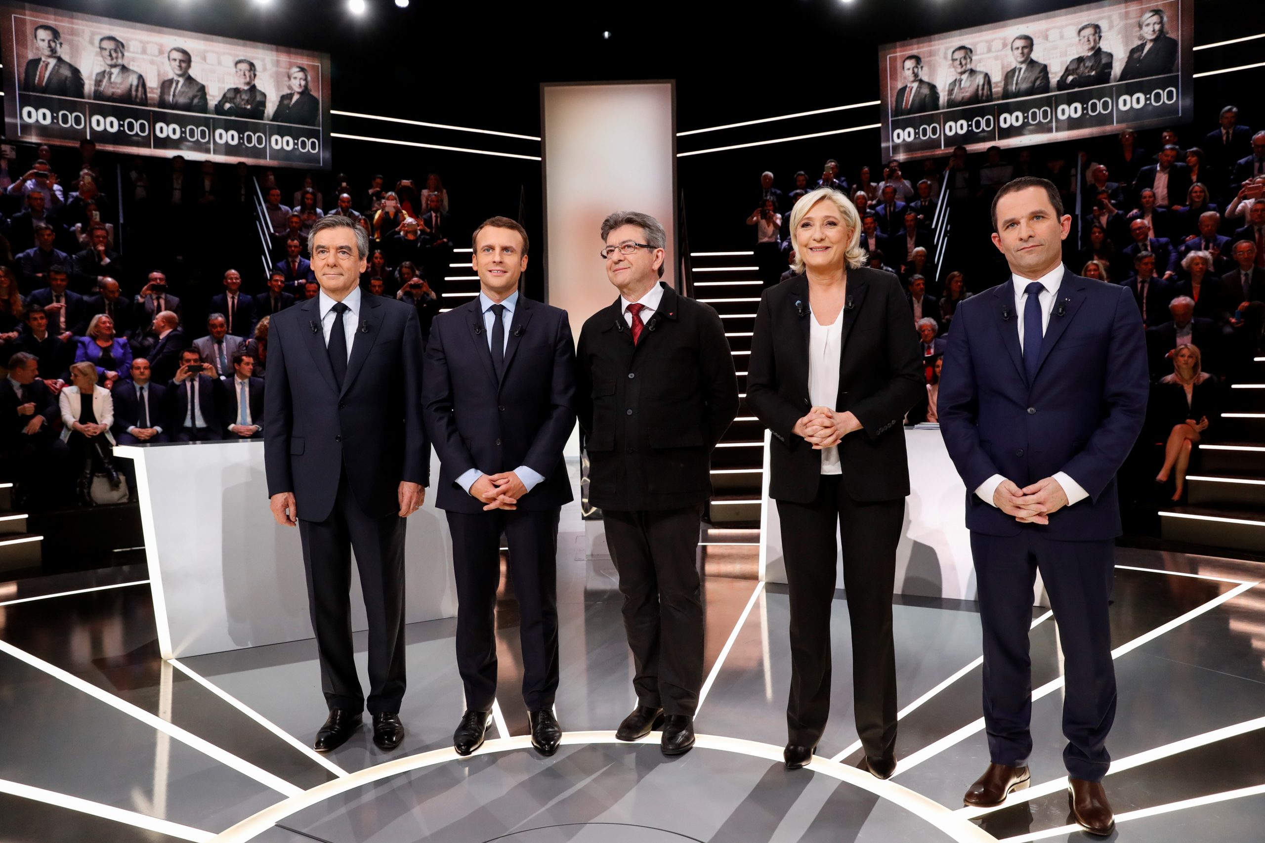 França: Em dia de debate inédito, Macron e Le Pen lideram as sondagens