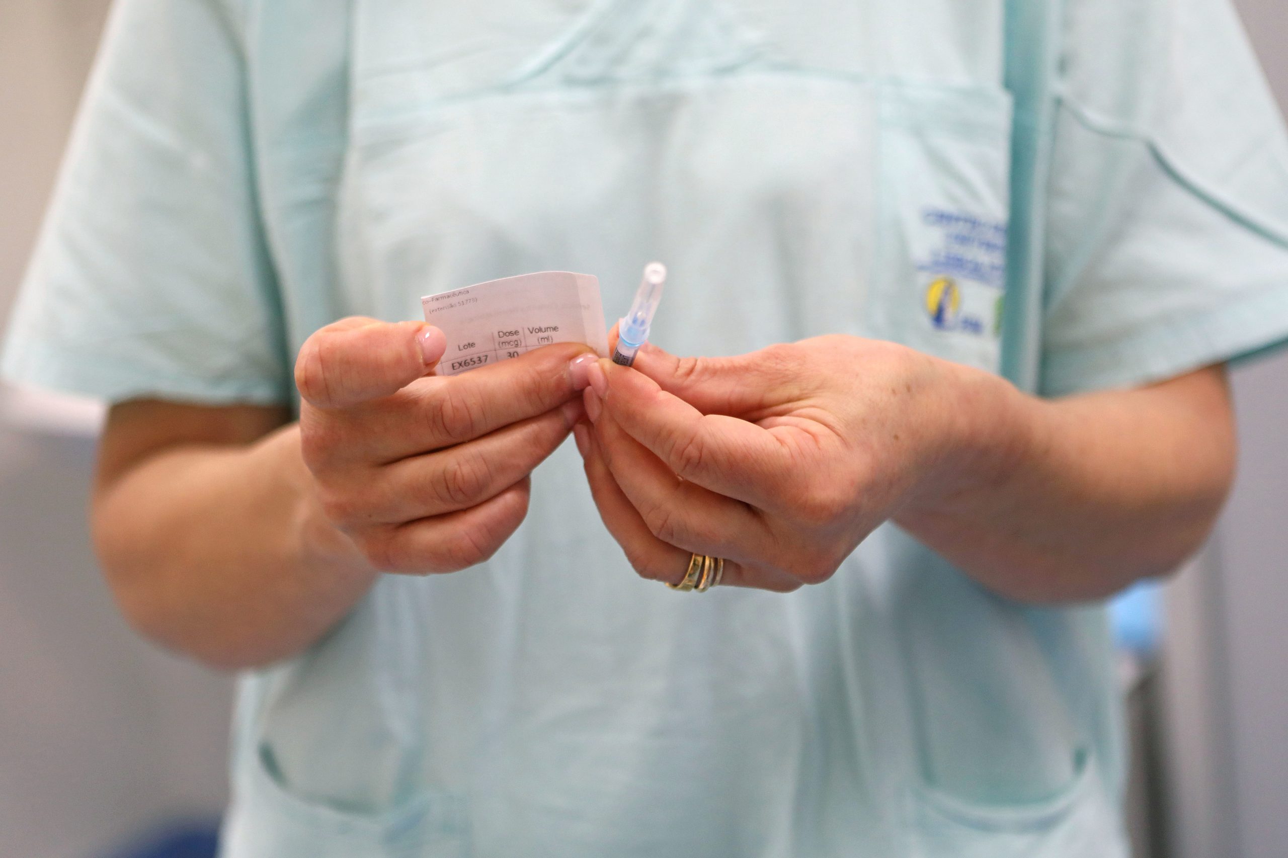 Covid-19: UE atinge meta de 70% de adultos vacinados com a primeira dose da vacina