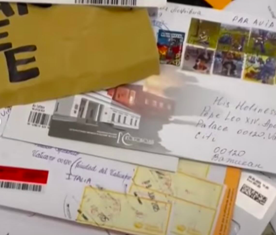 Papa recebe 100 kg de correspondência por dia. E qualquer pessoa pode enviar uma carta