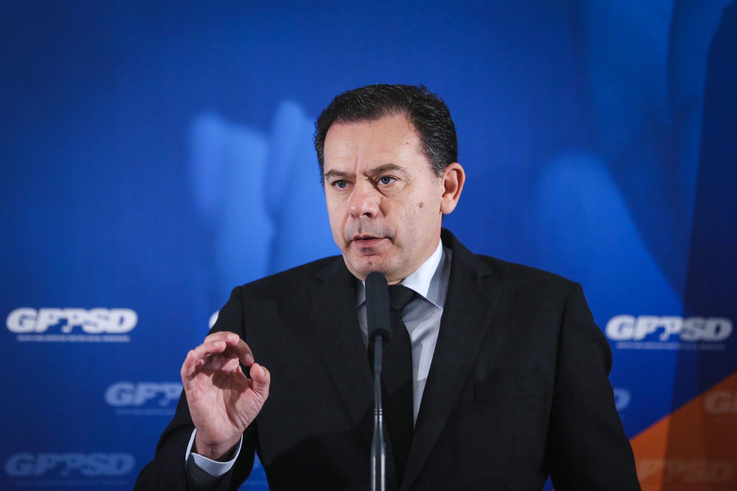 Governo quer “facilitar a vida das empresas”. Baixa do IRC entre as novas medidas para a Economia