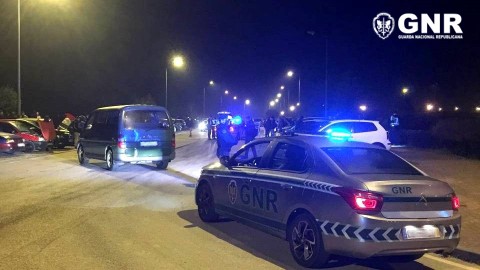 O que se passa com as corridas ilegais de carros? 14 arguidos em Matosinhos, um condutor identificado em São João da Madeira