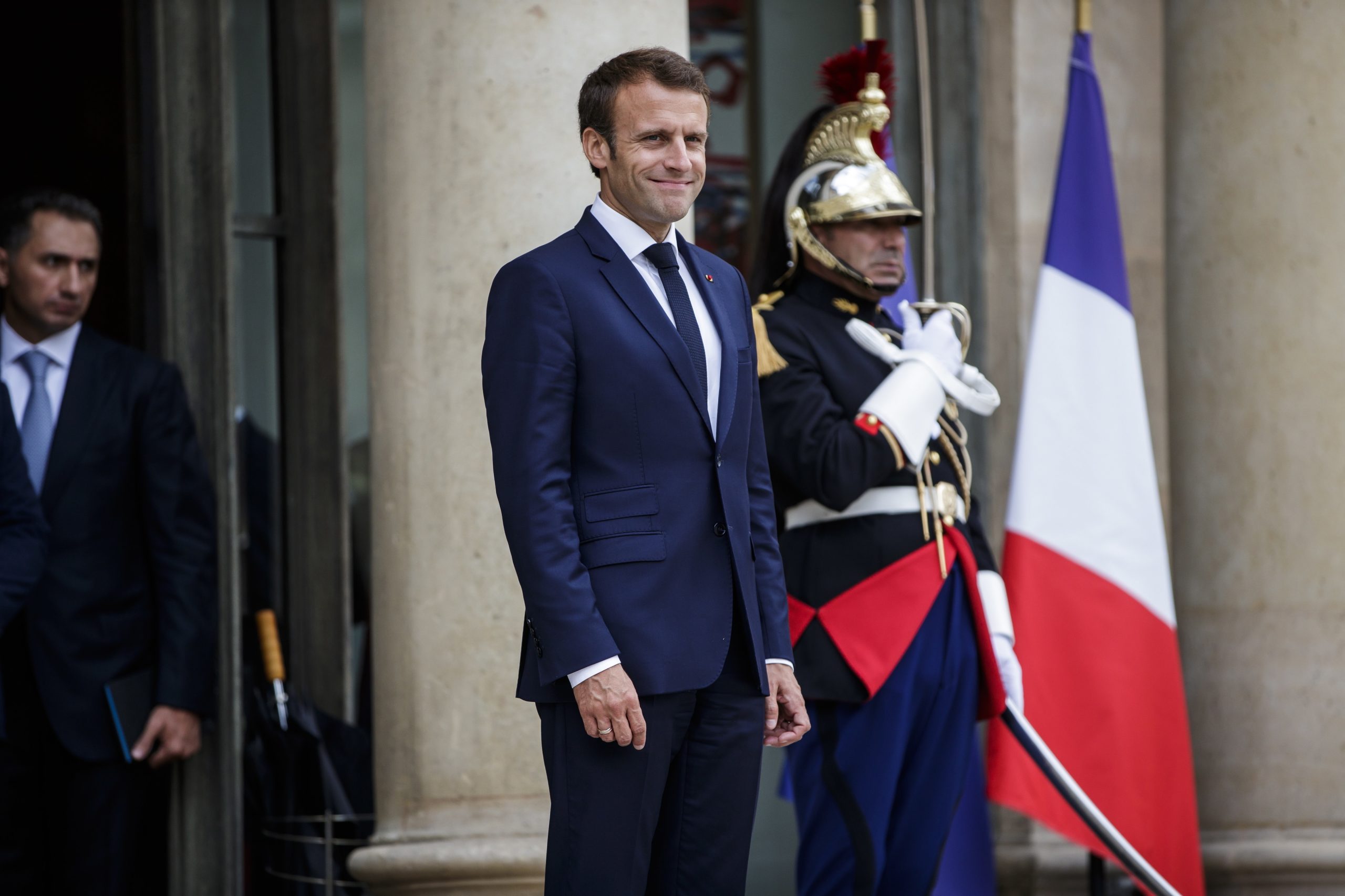 Emanuel Macron afirma ser o “responsável” pelo caso Benalla