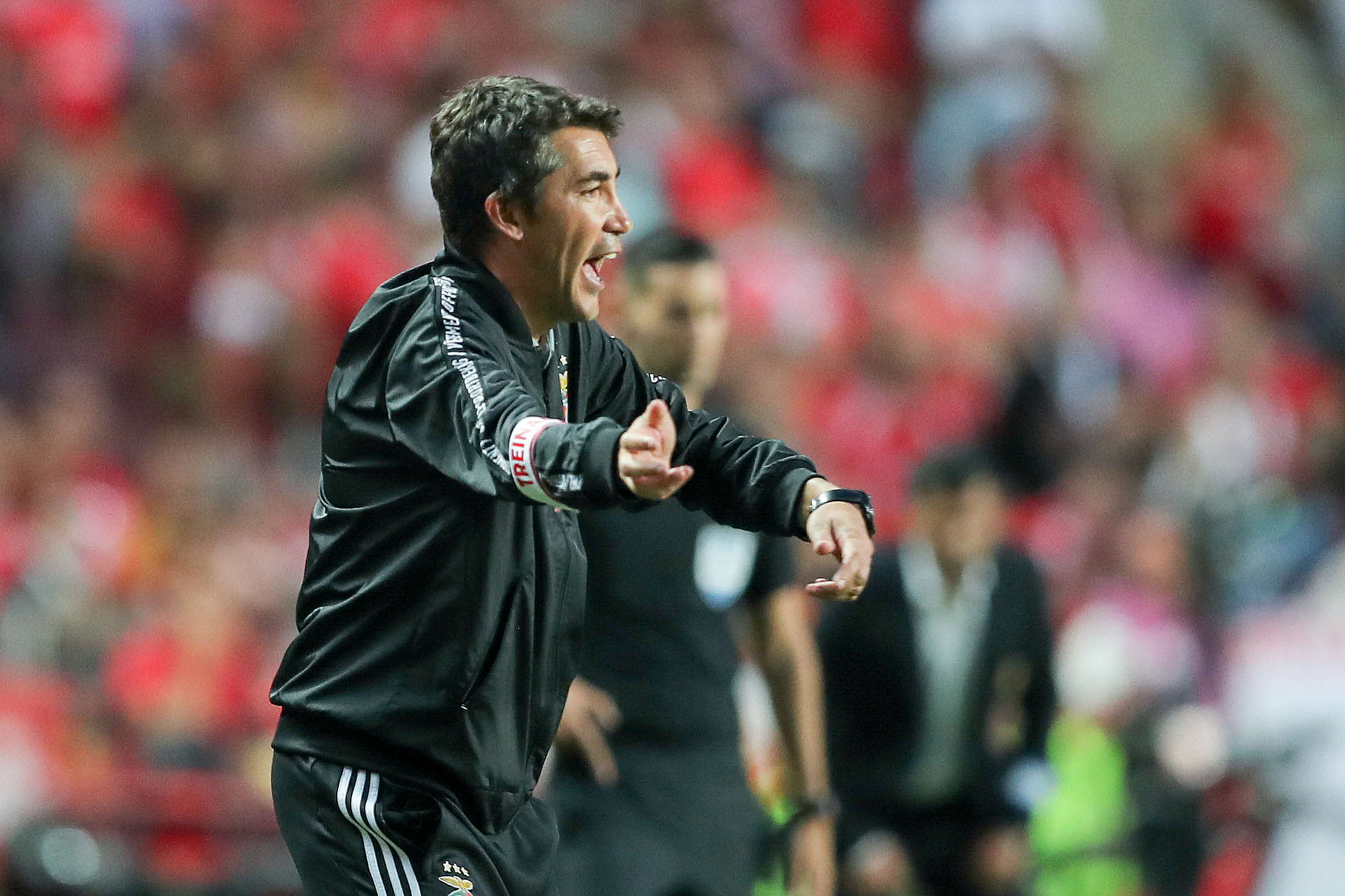 Benfica recebe Gil Vicente e Famalicão defende liderança com o Paços
