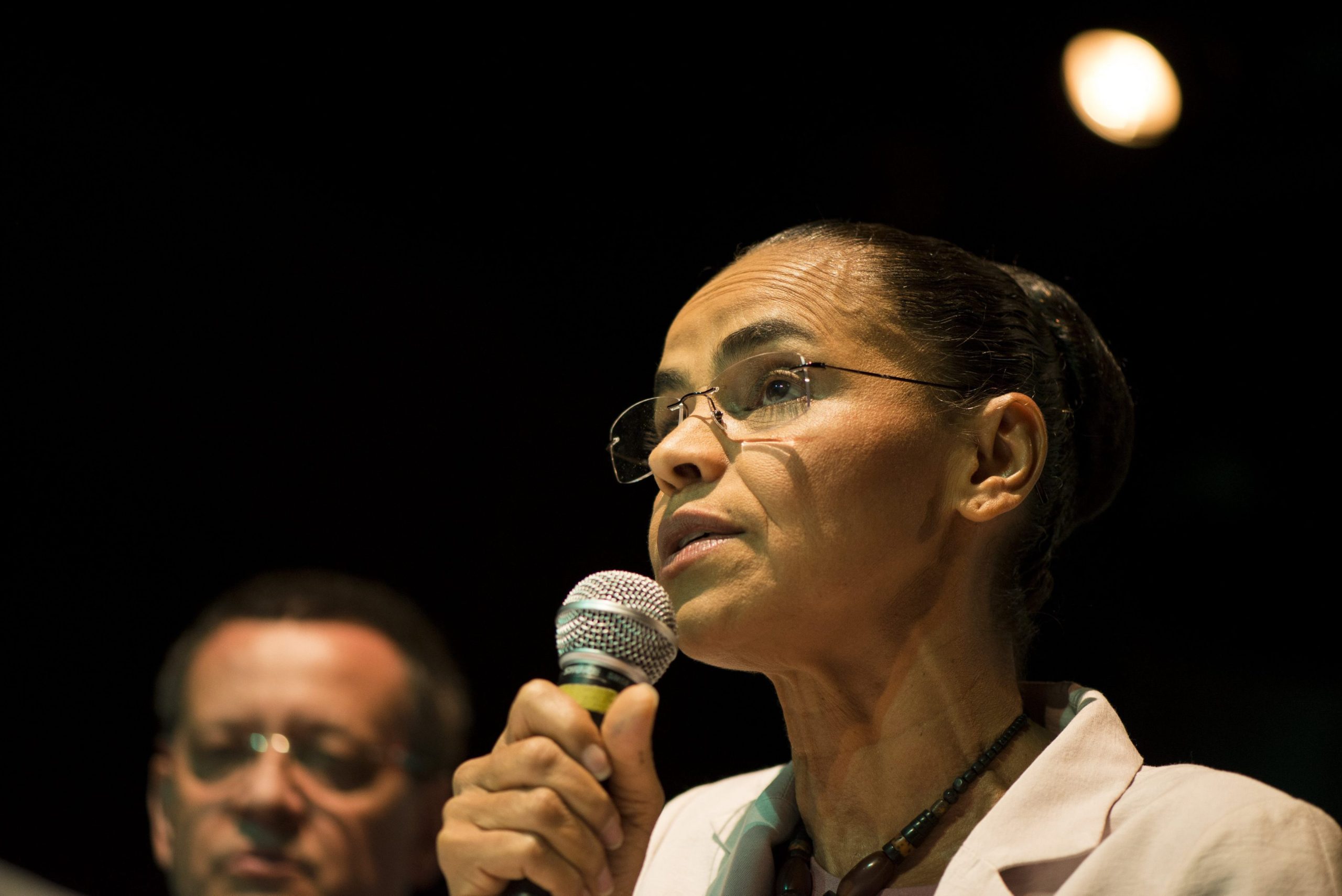 Ambientalista Marina Silva quer disputar eleições presidenciais no Brasil em 2018