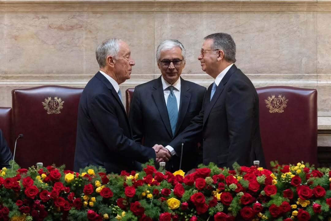 “Muda-se o ser, muda-se a confiança”. Uma década de Marcelo, um vislumbre de Seguro
