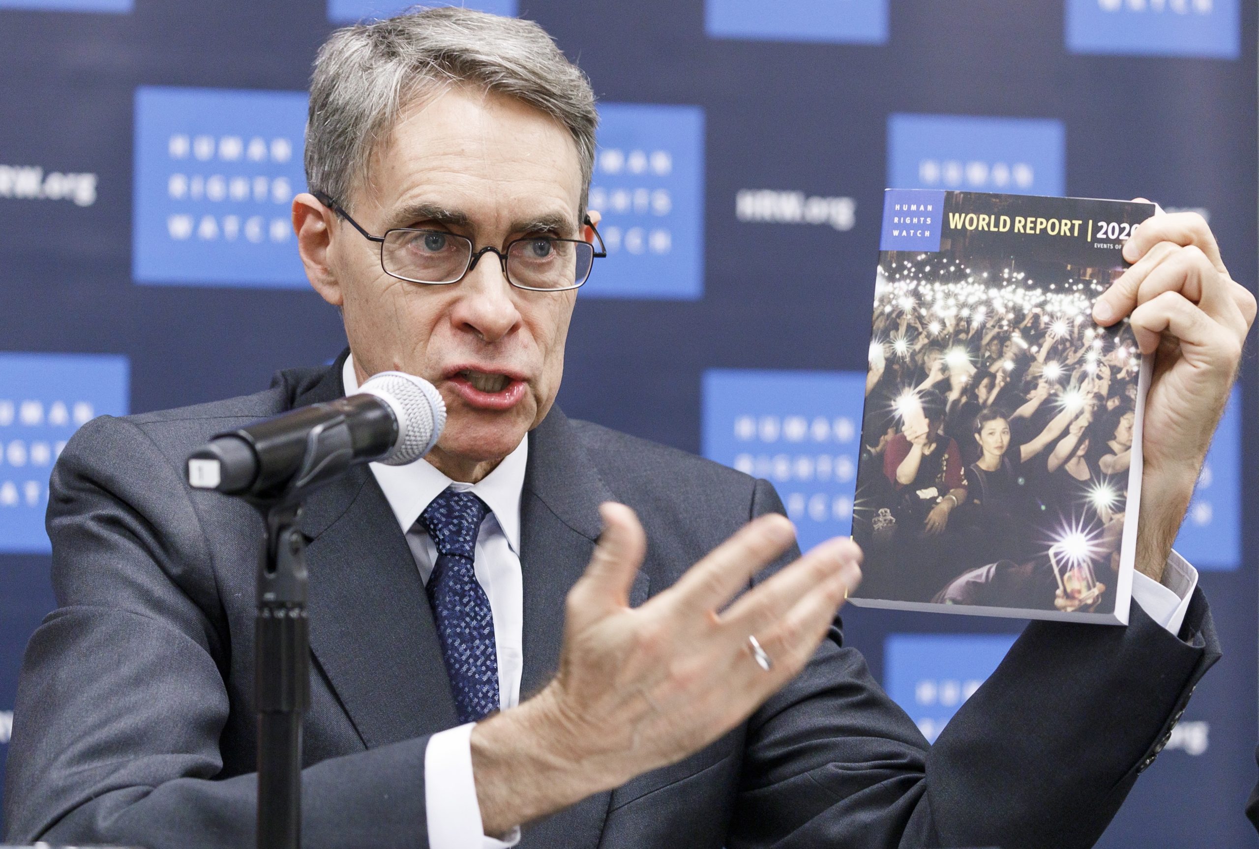 Human Rights Watch pede leis que proíbam castigos corporais contra crianças no Médio Oriente
