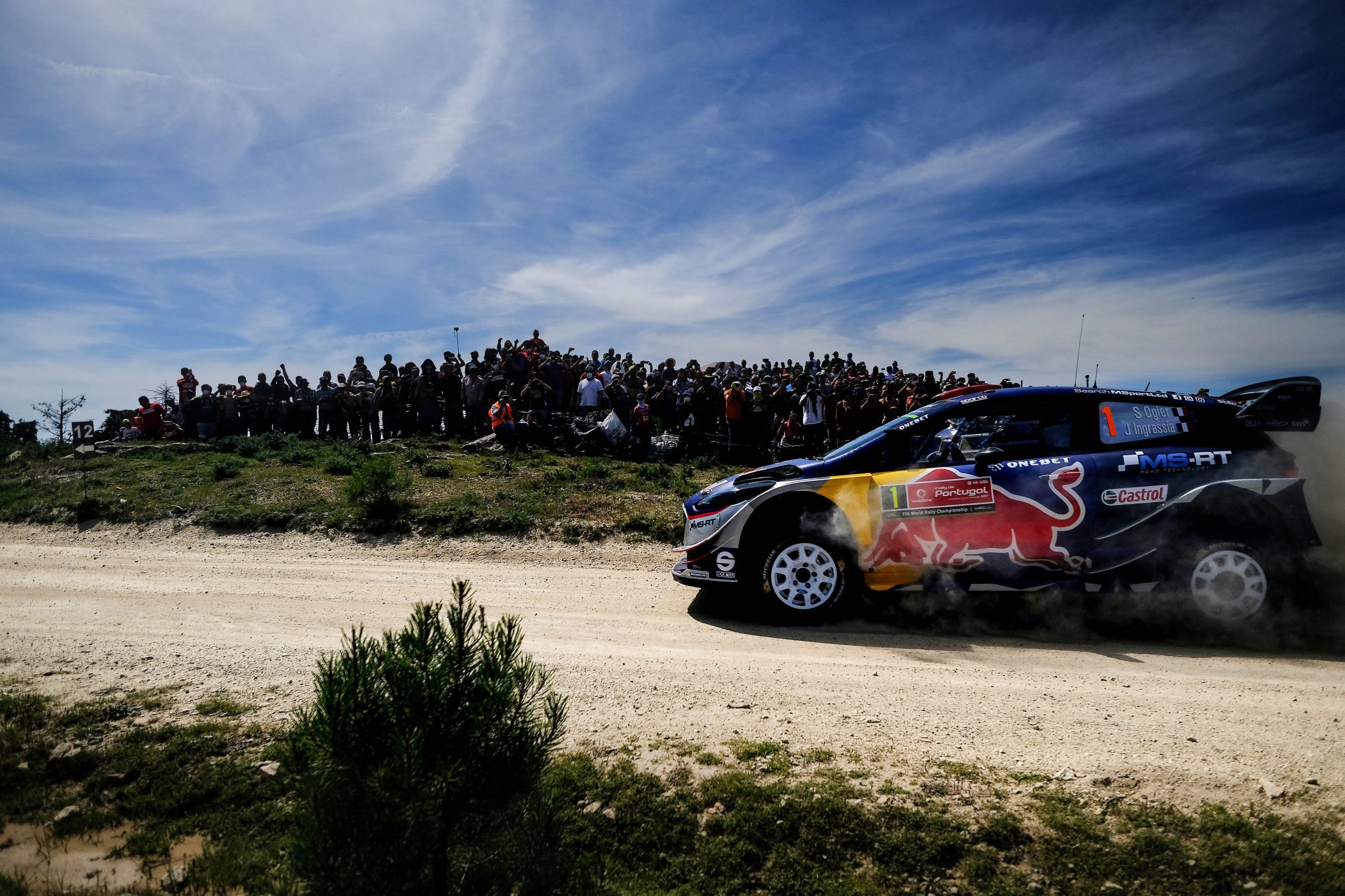 Ogier comanda Rali de Portugal apesar da pressão de Neuville