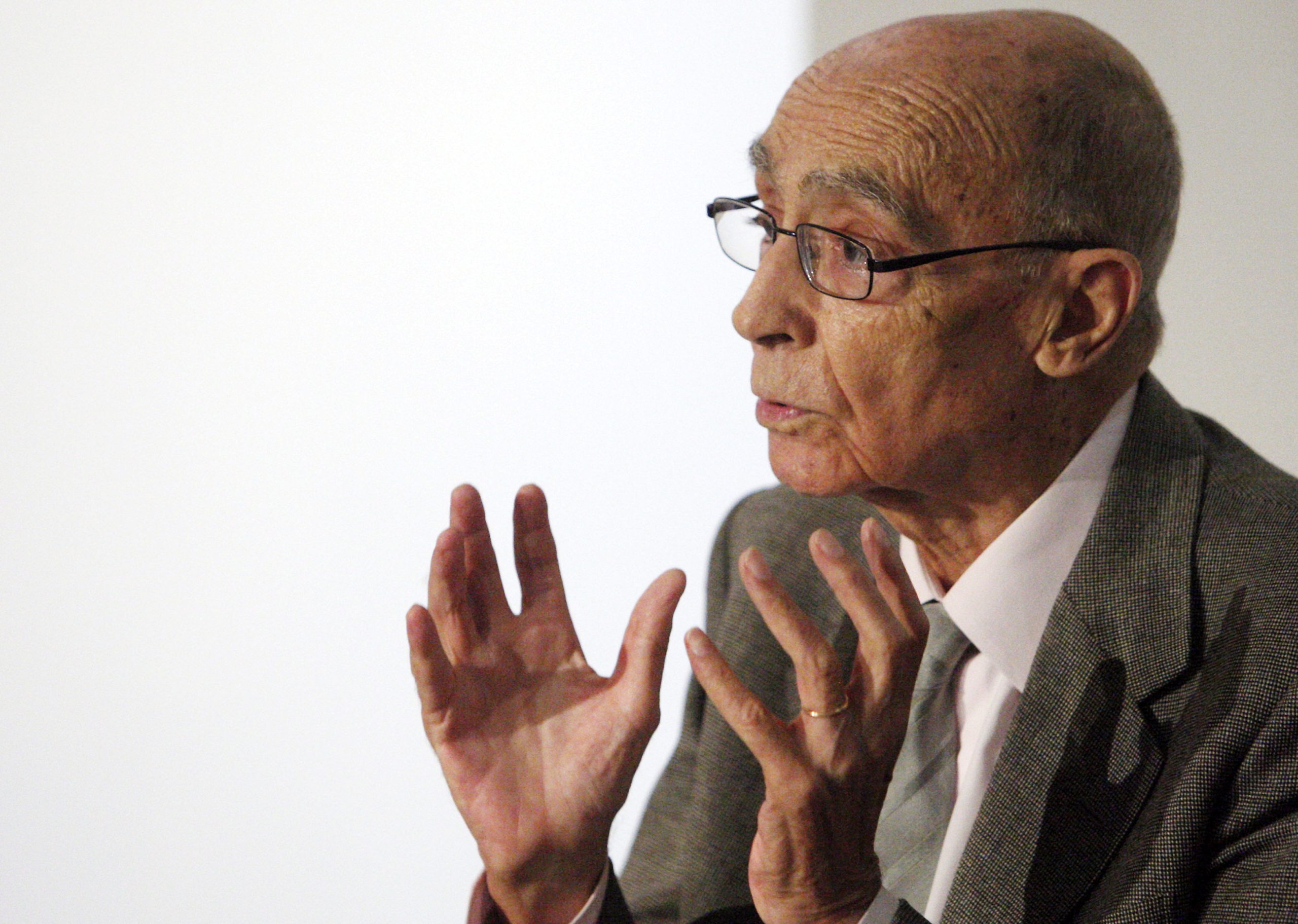 Saramago. Uma vida política sem vírgulas e uma passagem (polémica) pelo jornalismo