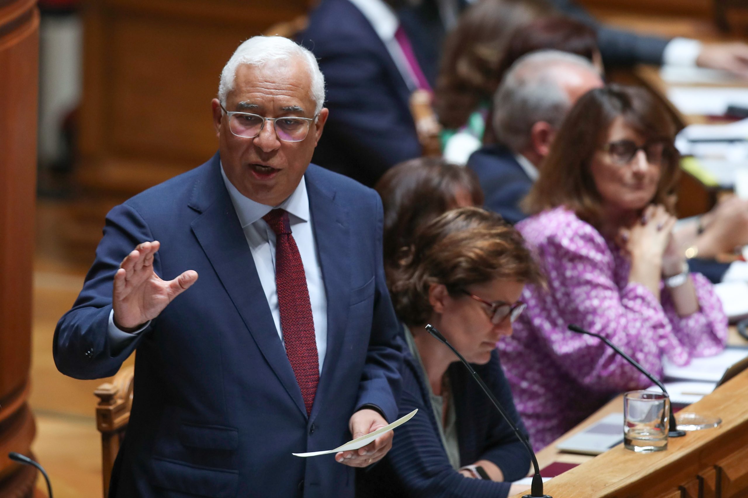 Governo vai pagar aumento de pensões esta sexta-feira. Medidas para atrair professores também serão anunciadas