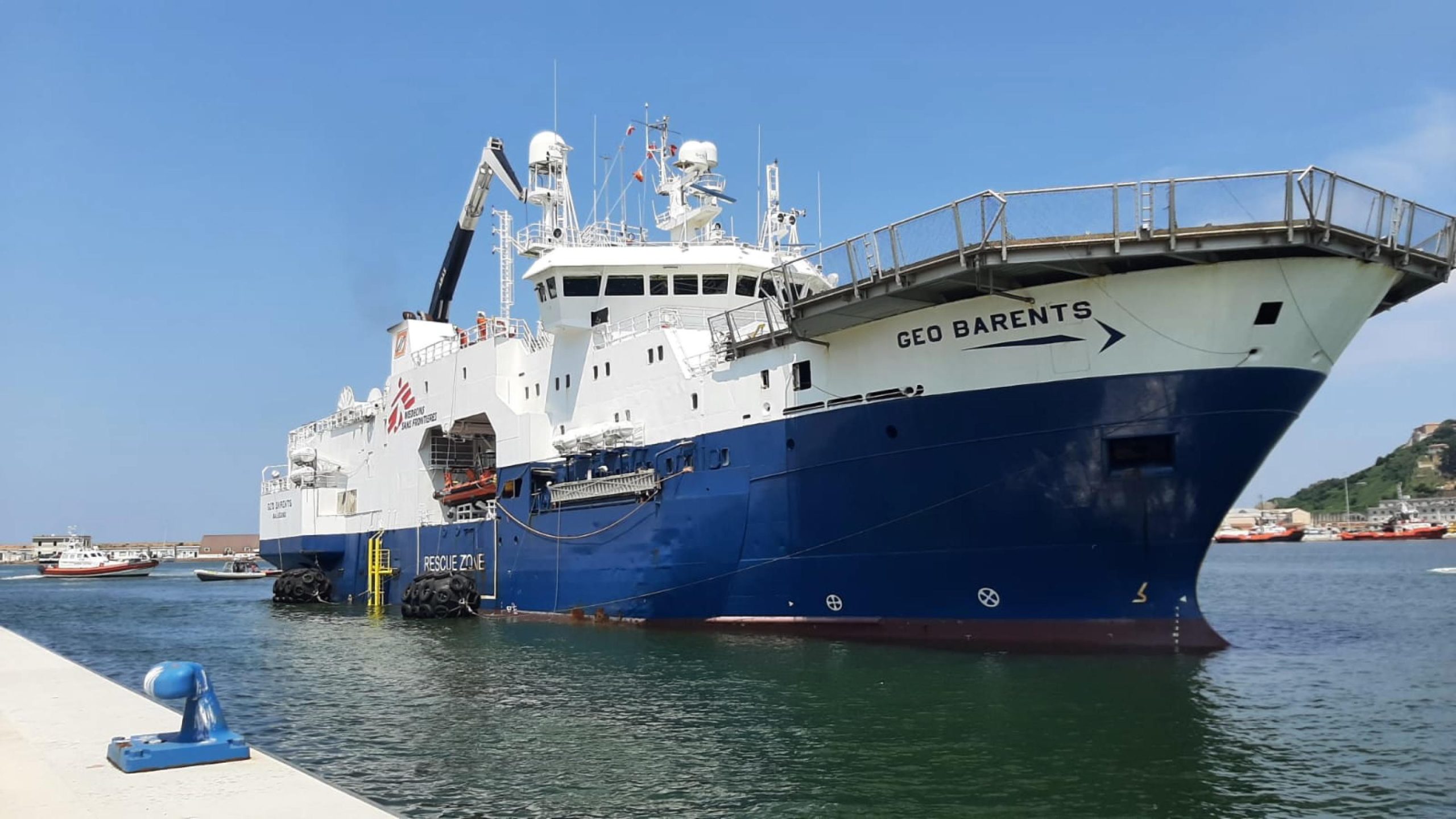 Médicos Sem Fronteiras resgatam 81 migrantes no Mediterrâneo Central