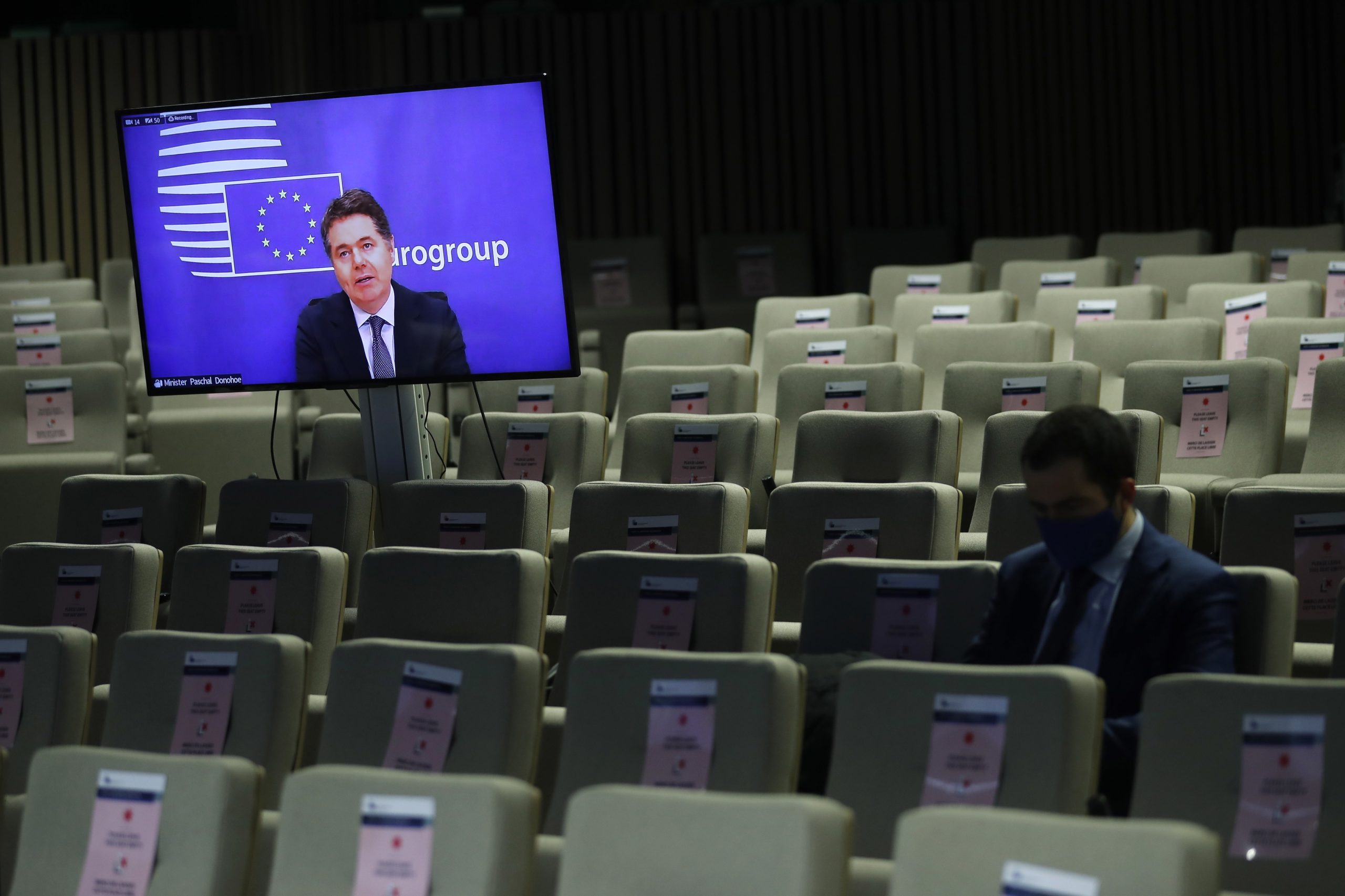 Covid-19: Eurogrupo defende políticas orçamentais “ágeis e ajustadas” à situação económica