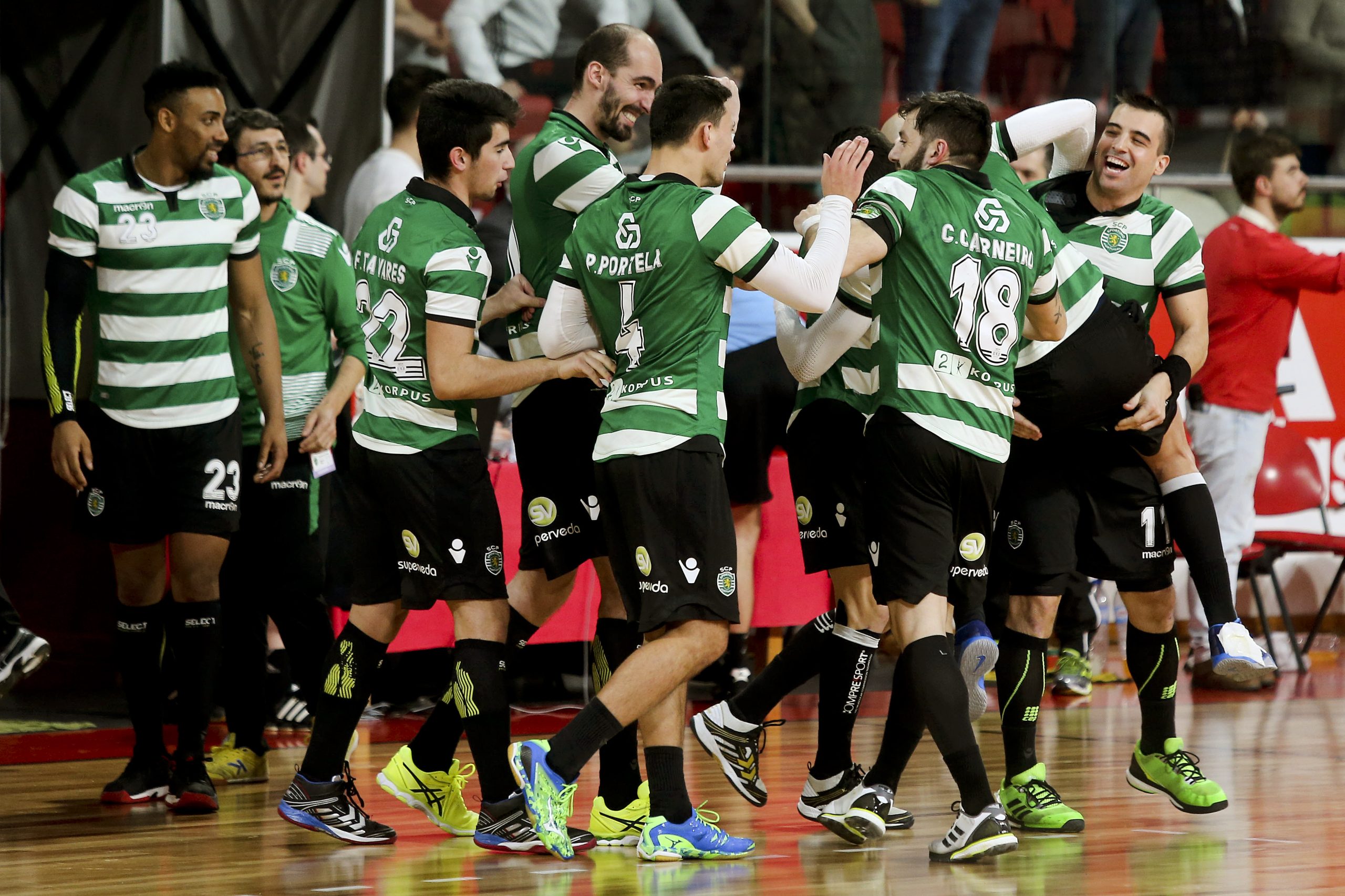 Federação de Andebol repudia cânticos no Benfica-Sporting