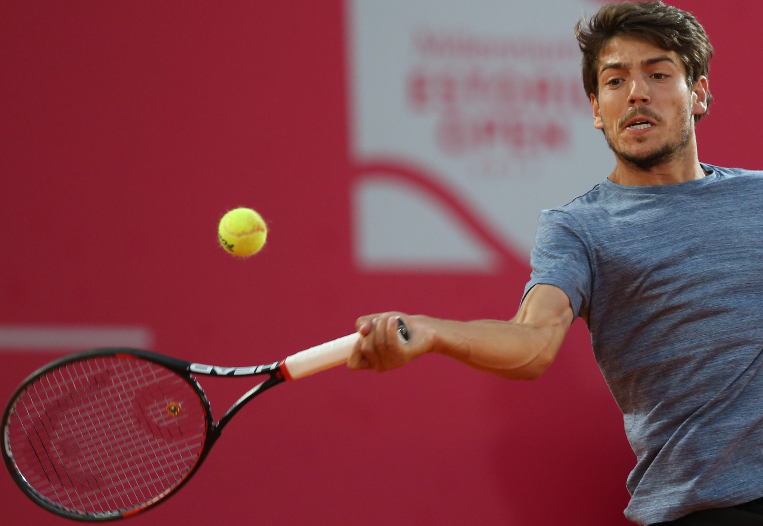 Tenista João Domingues perde com Cuevas na final do torneio de Tunes