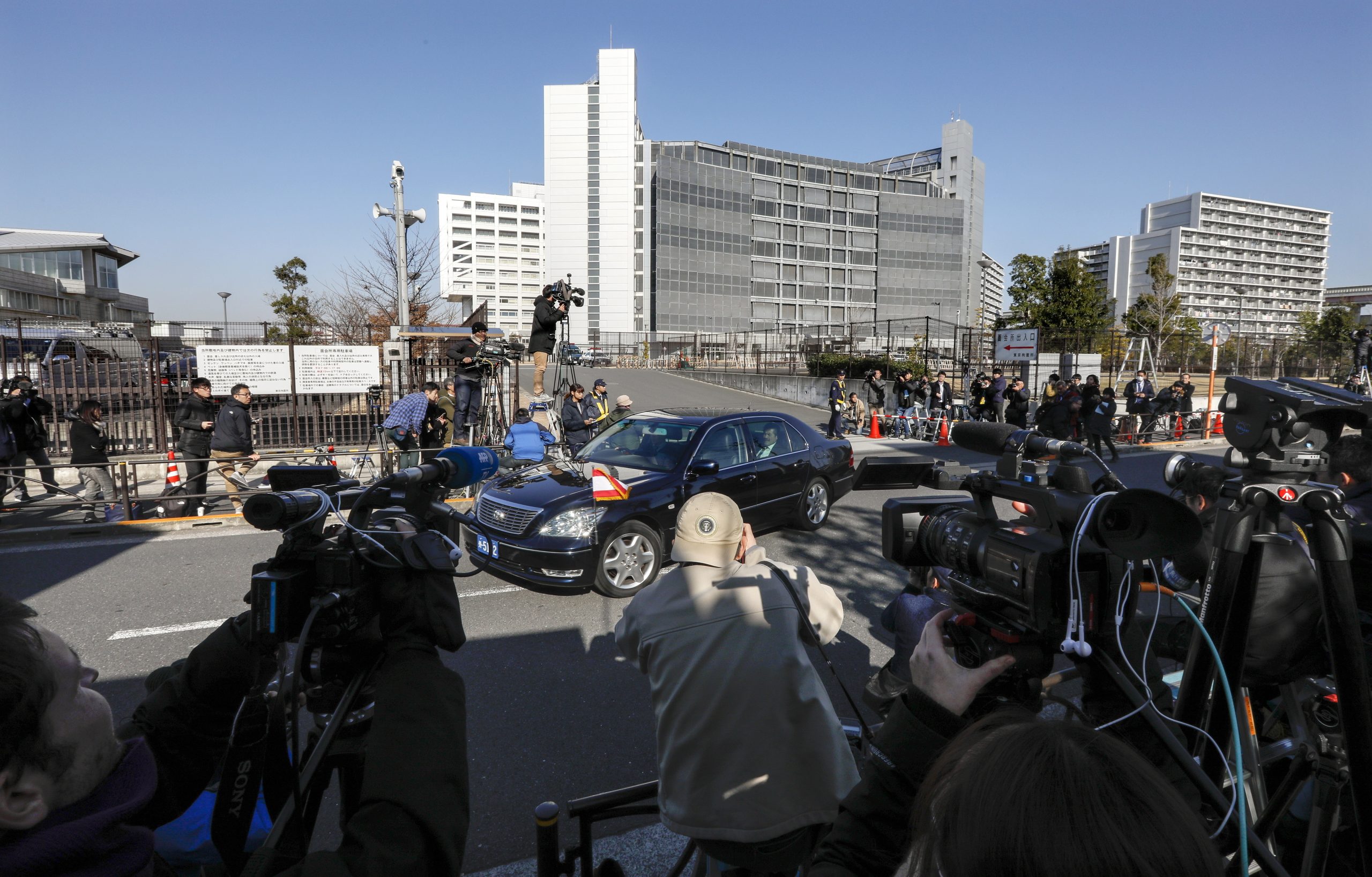 Ministério Público de Tóquio deduz nova acusação contra ex-presidente da Nissan