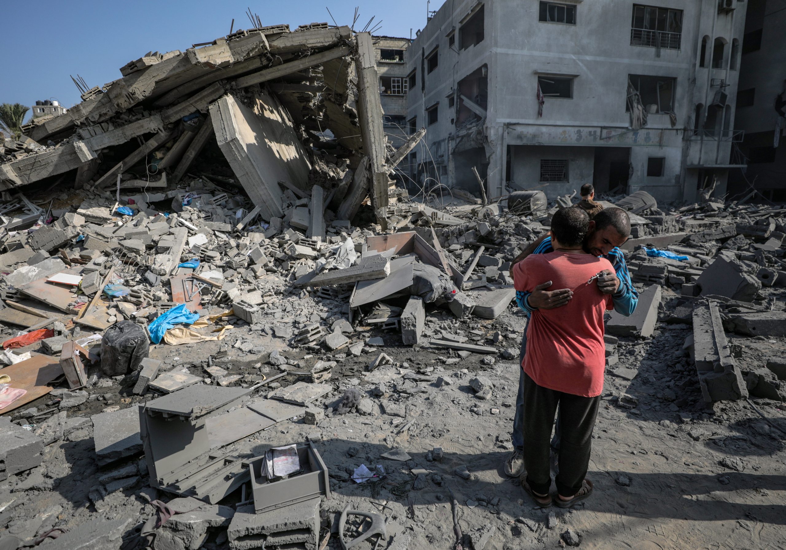 Hamas afirma que bombardeamentos já mataram mais de 6.500 em Gaza