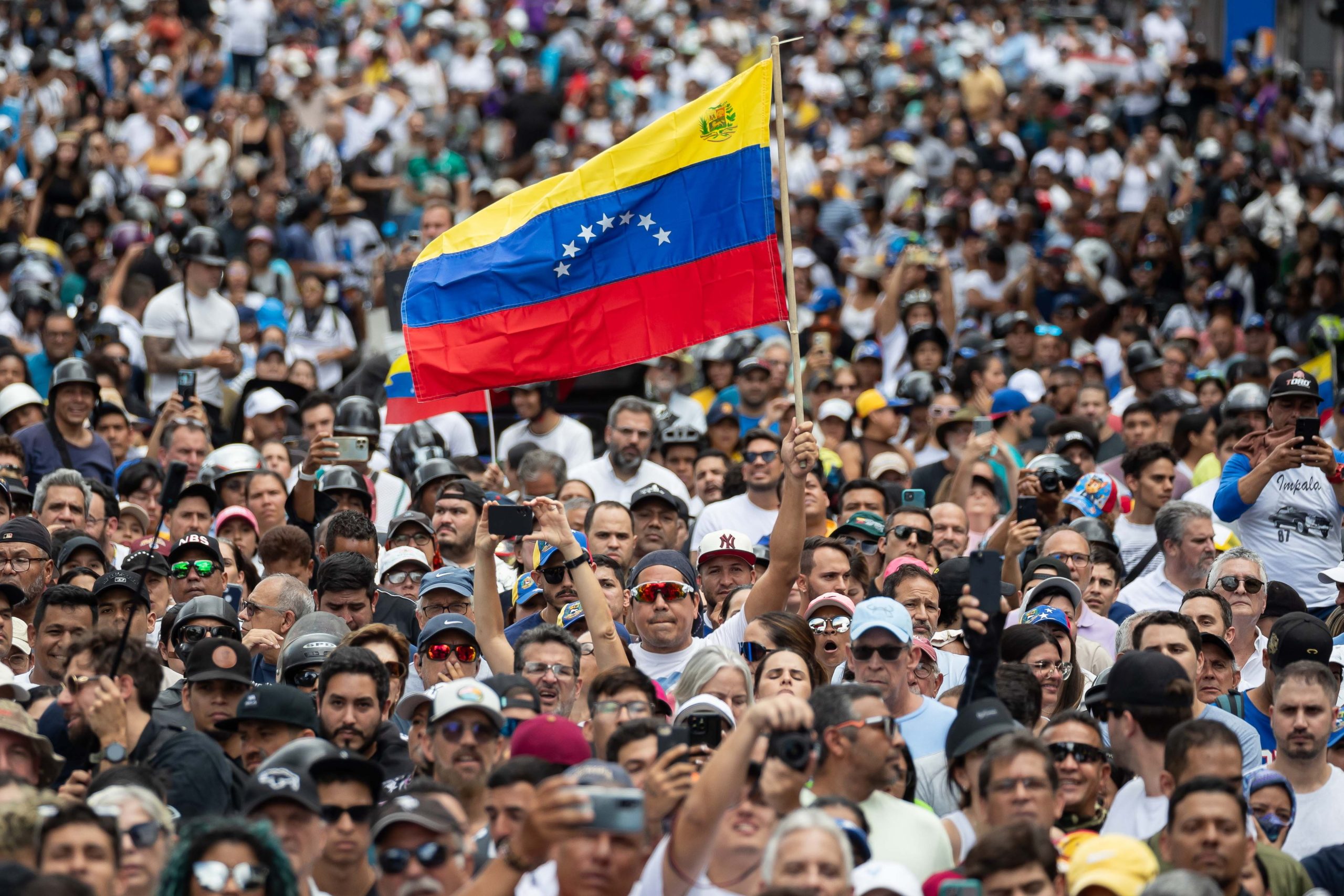 Migrantes venezuelanos recusam voltar ao país enquanto Maduro for presidente