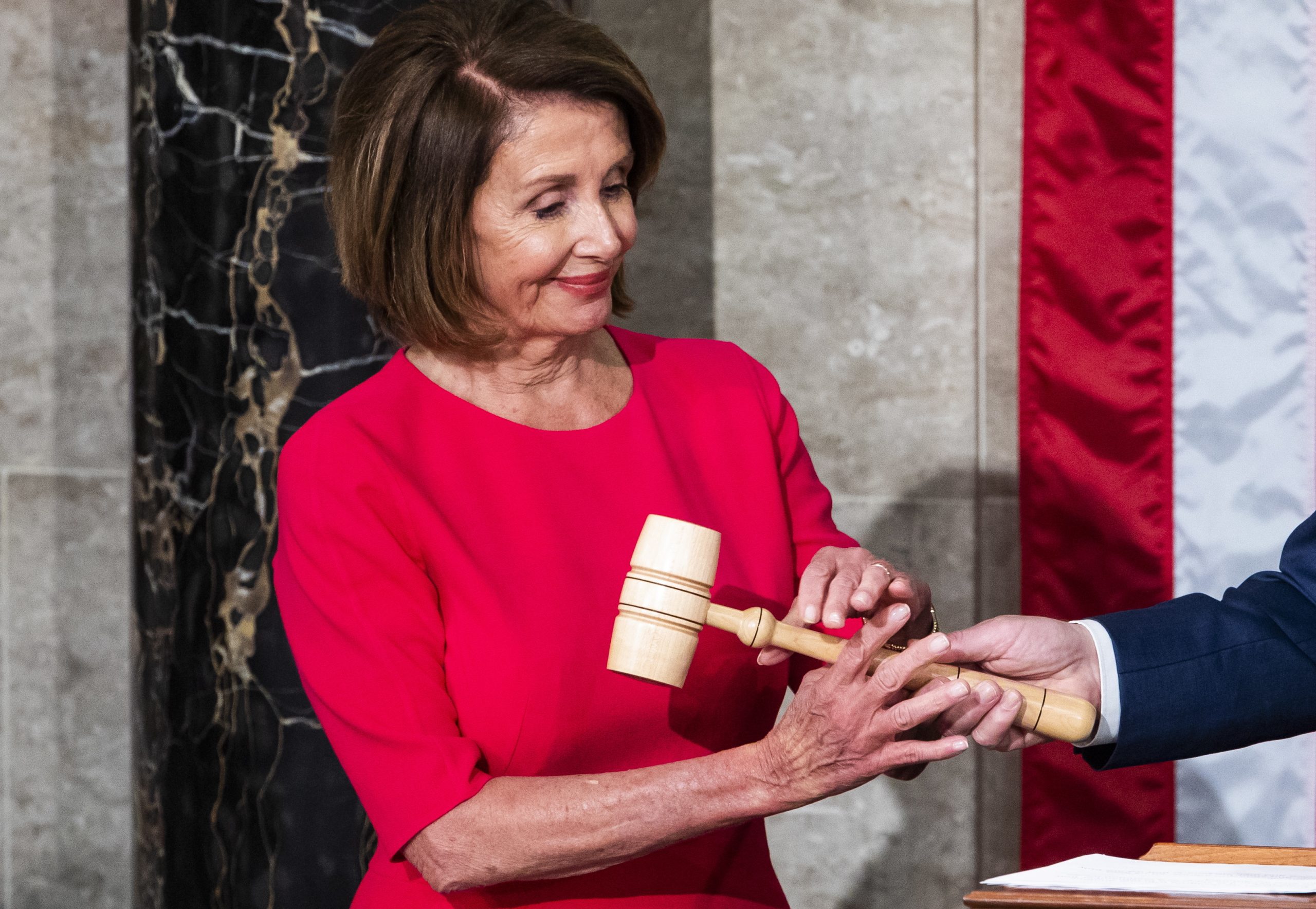 EUA: Democrata Nancy Pelosi eleita presidente da Câmara dos Representantes