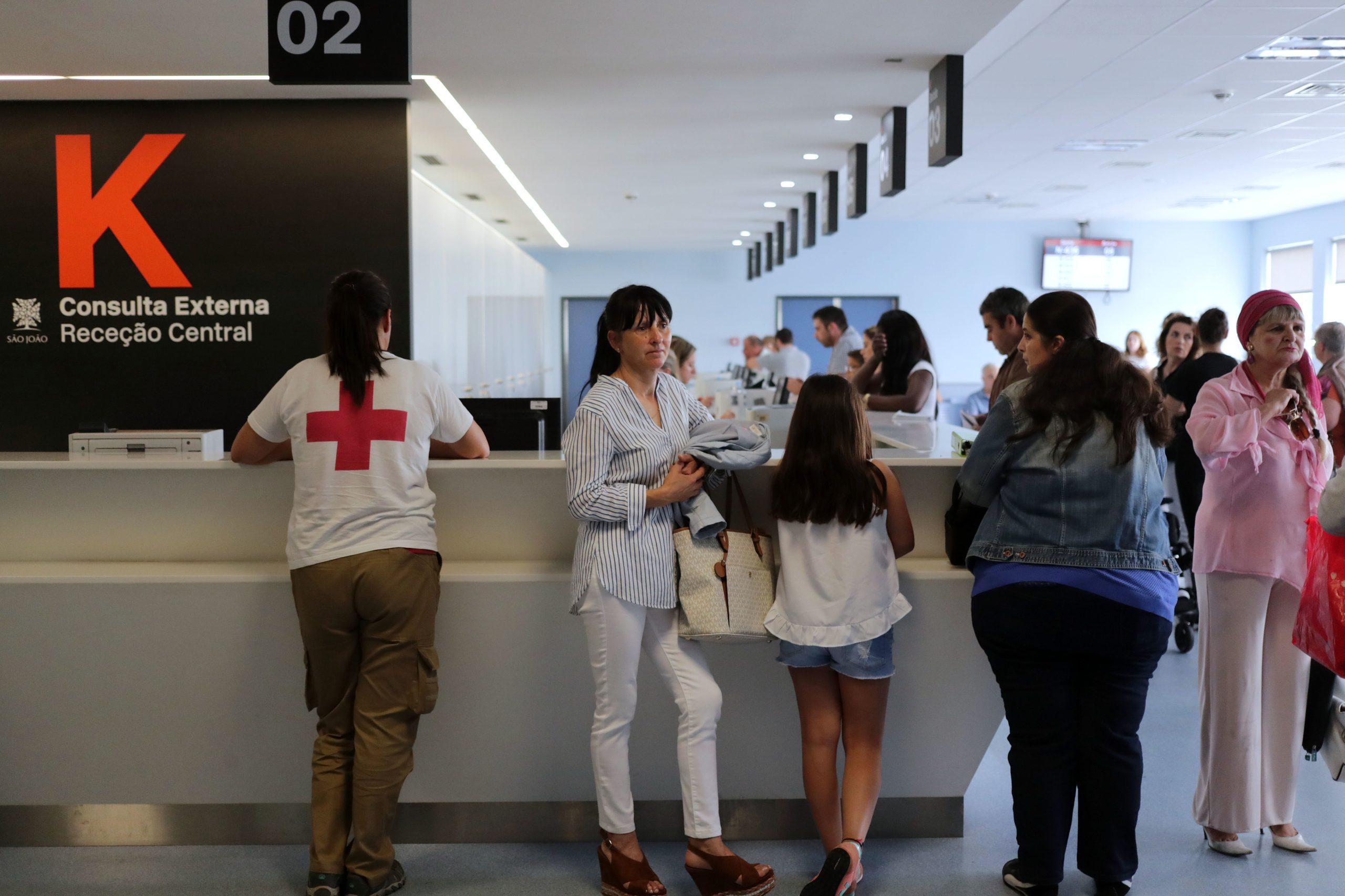 Médicos e enfermeiros realizam segundo dia de paralisações