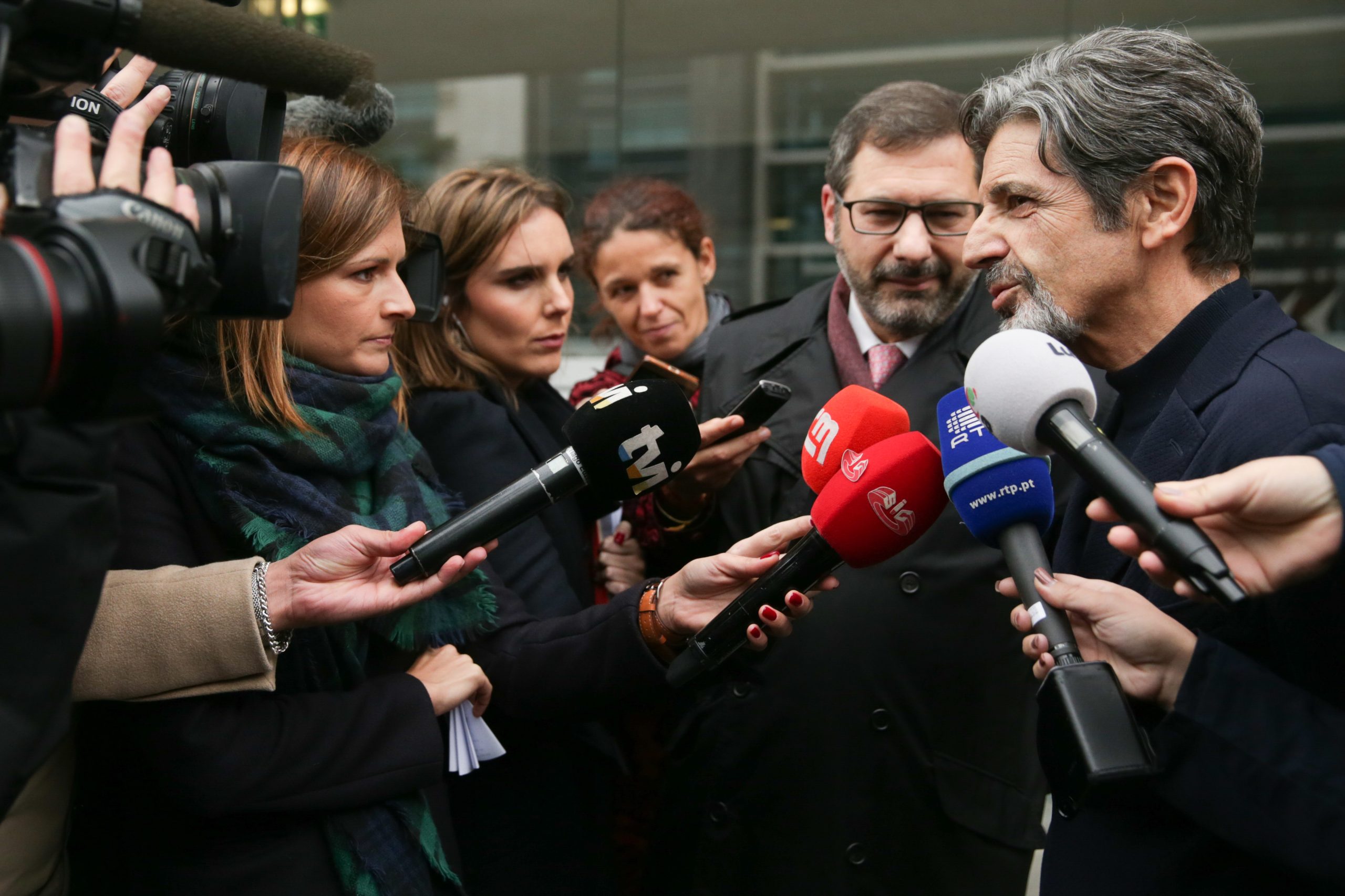 Juíza que absolveu Maria Carrilho diz não ter vislumbrado “aterrorizamento” ou “rebaixamento da dignidade” de Bárbara Guimarães