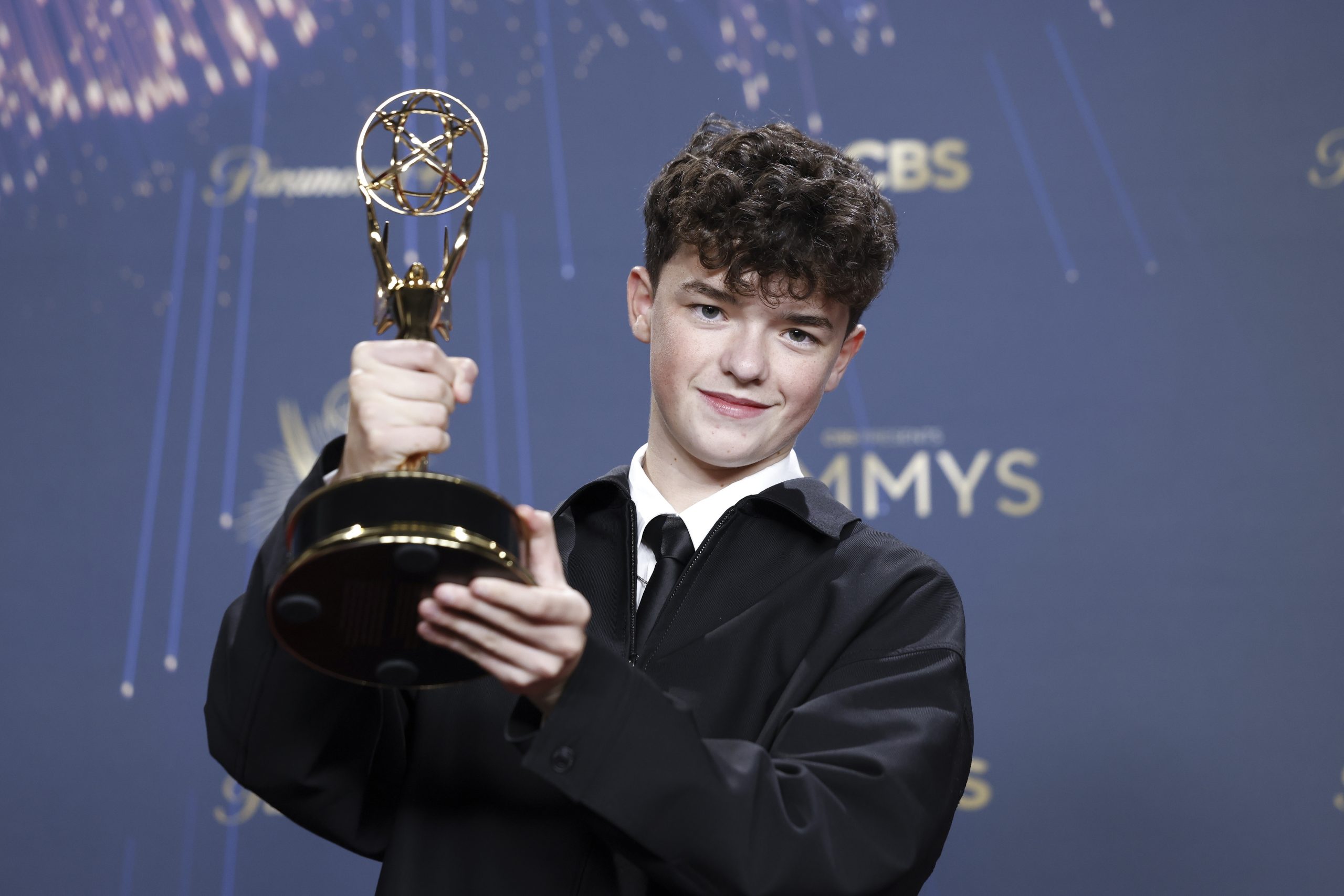 Emmys 2025: Adolescence, The Studio e The Pitt entre os grandes vencedores