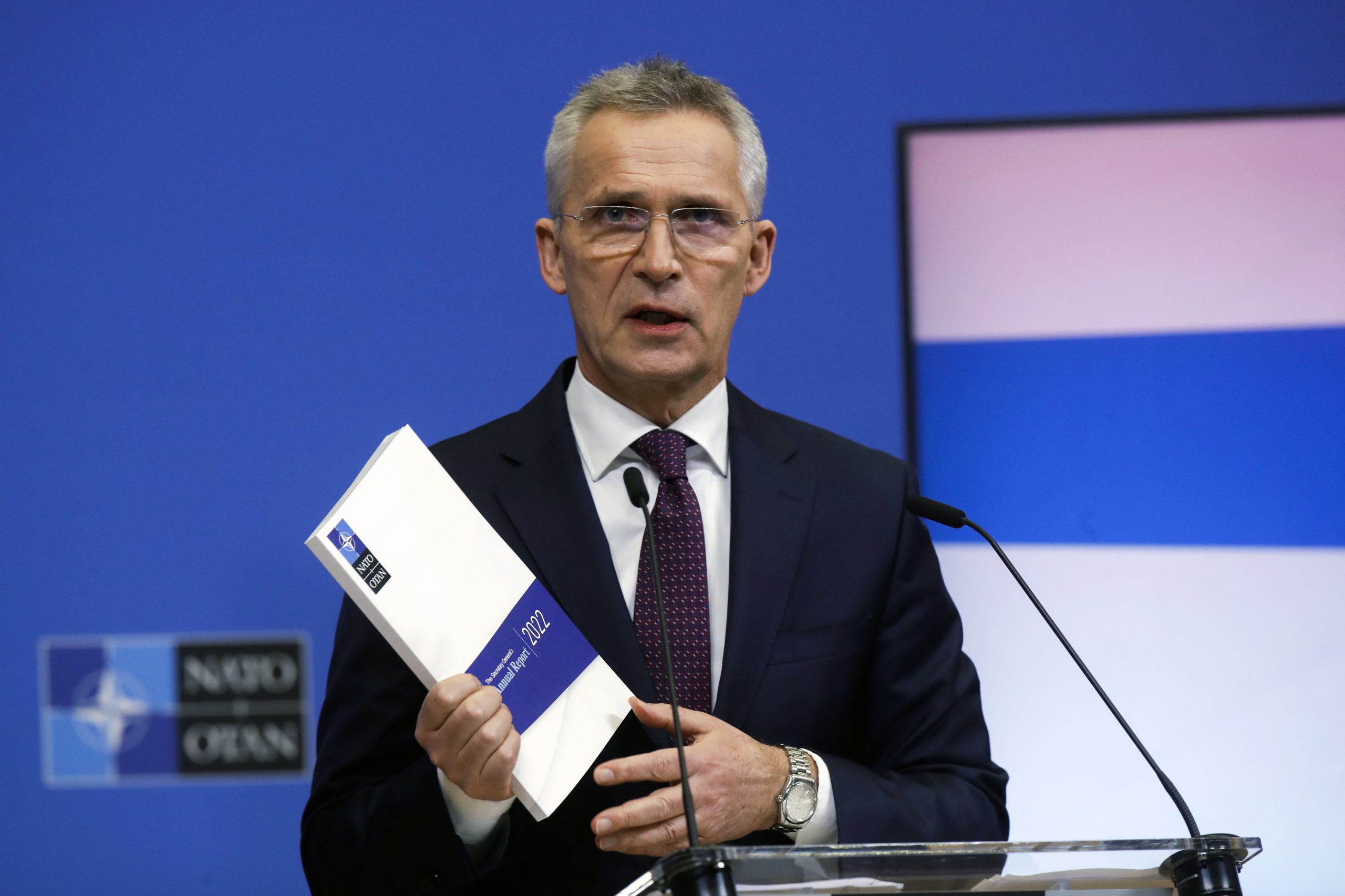 “A adesão da Finlândia é muito importante para a defesa do Ártico e do Báltico”, disse Stoltenberg