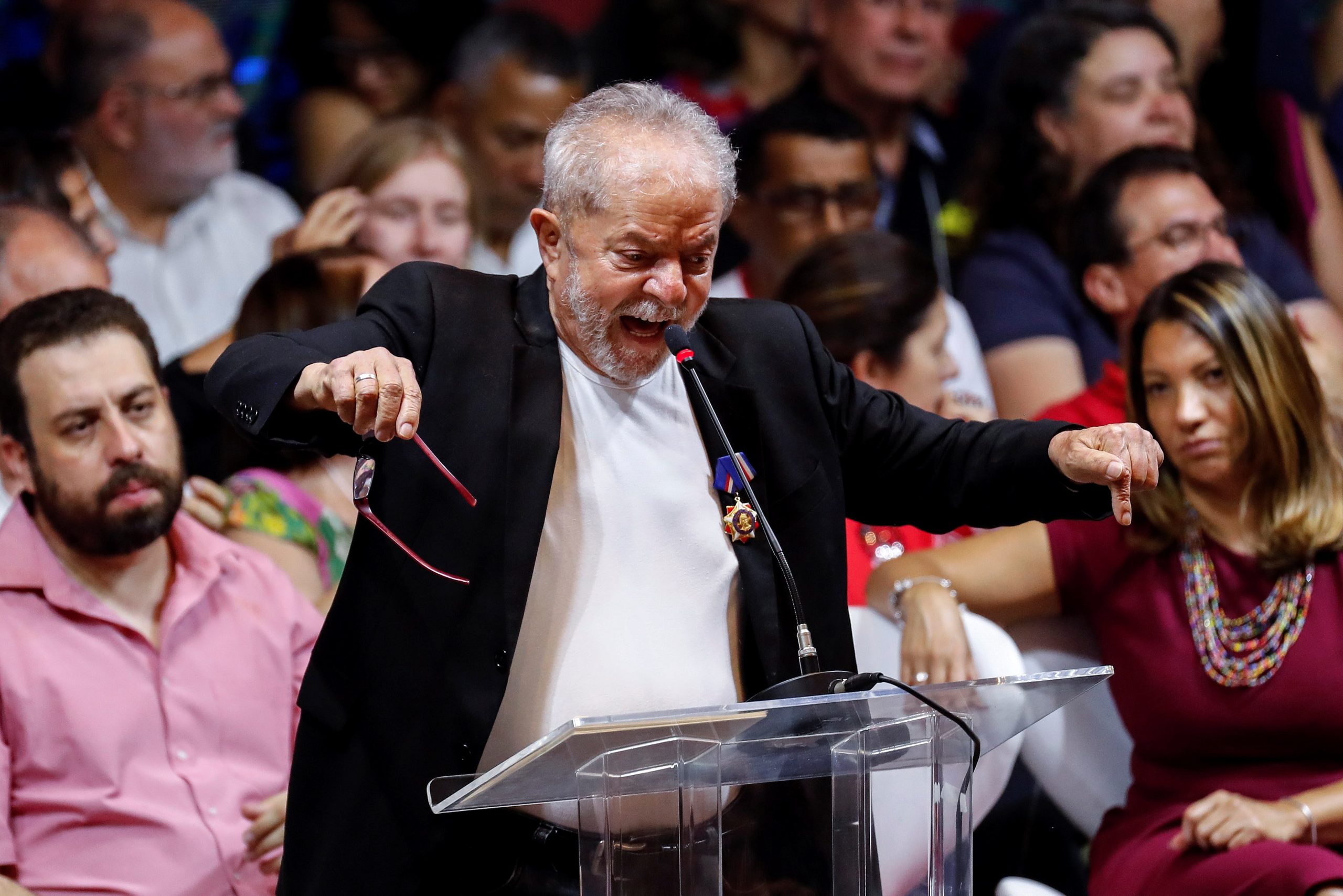 Livre, mas só por enquanto. Maioria de juízes mantém condenação de Lula da Silva e aumenta pena para 17 anos