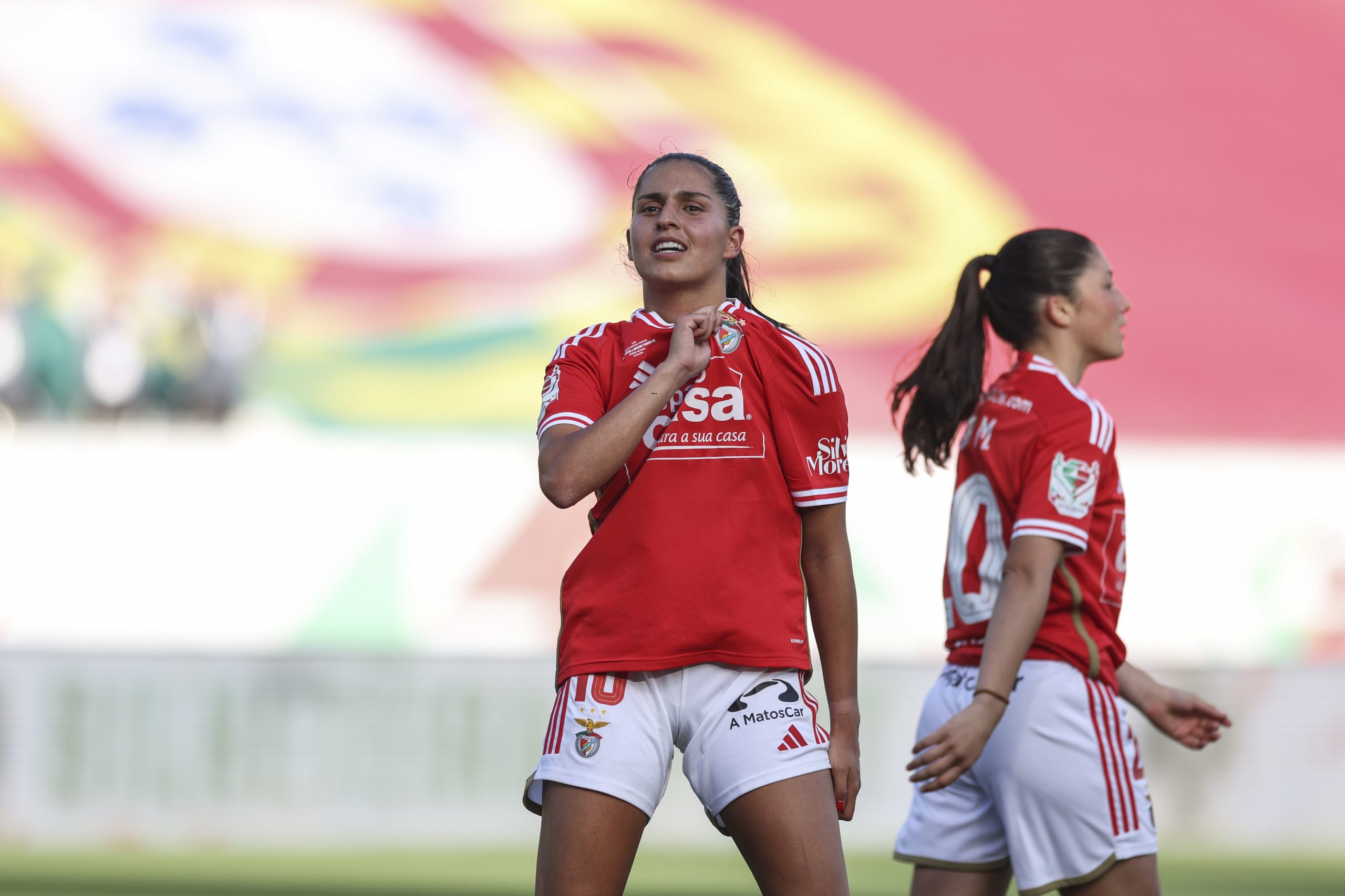 Benfica confirma transferência da futebolista Kika Nazareth para o FC Barcelona