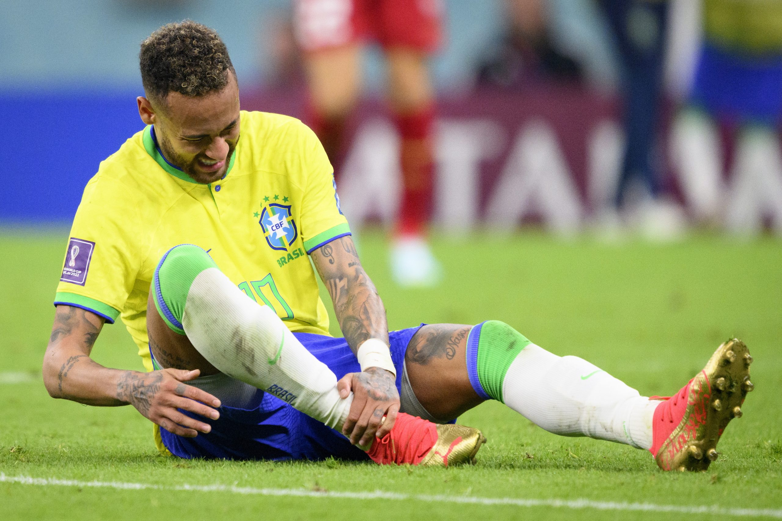 Neymar e Danilo ausentes frente à Suíça devido a lesão