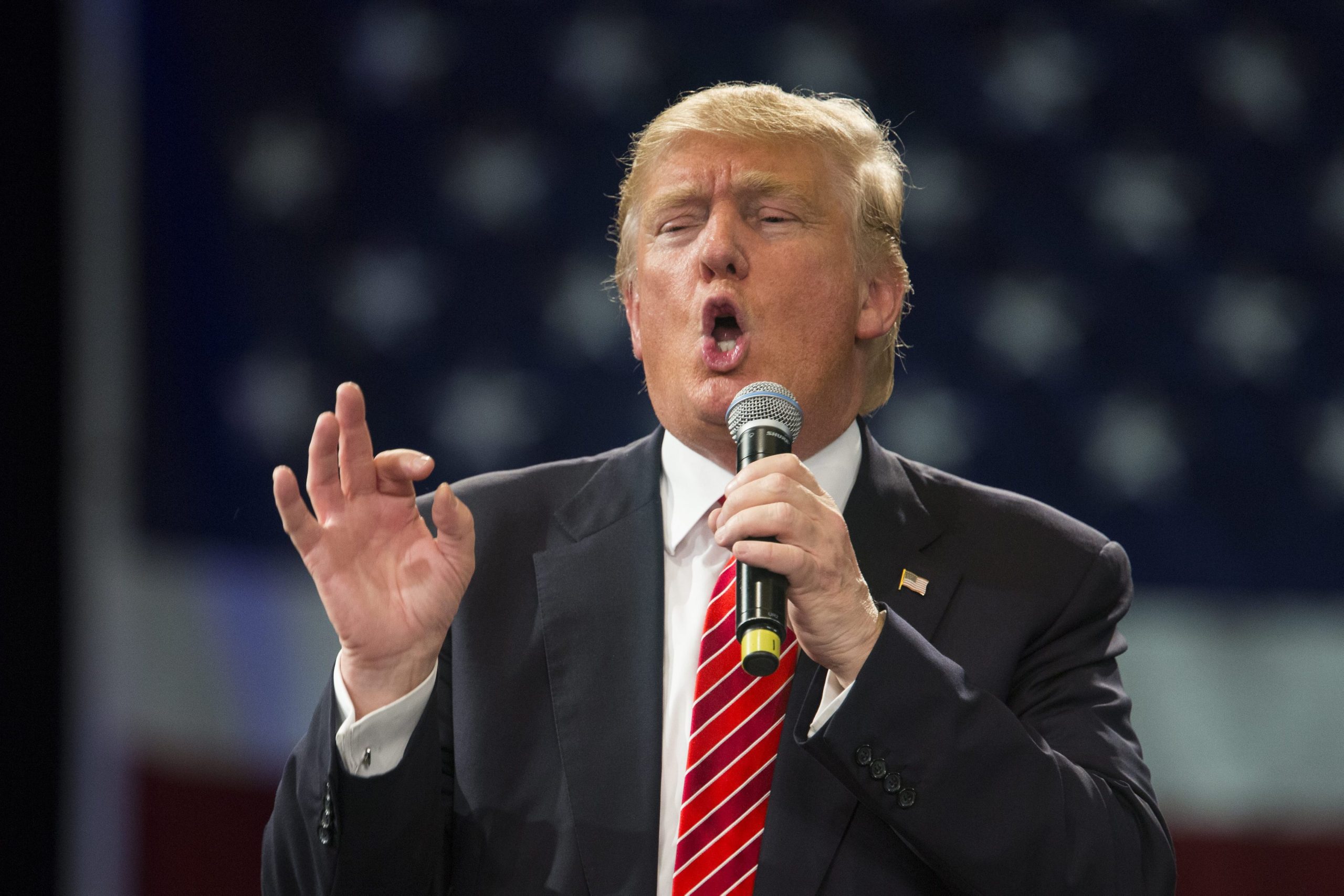 Donald Trump promete uma “grande lei de saúde” para quando o Obamacare “explodir”