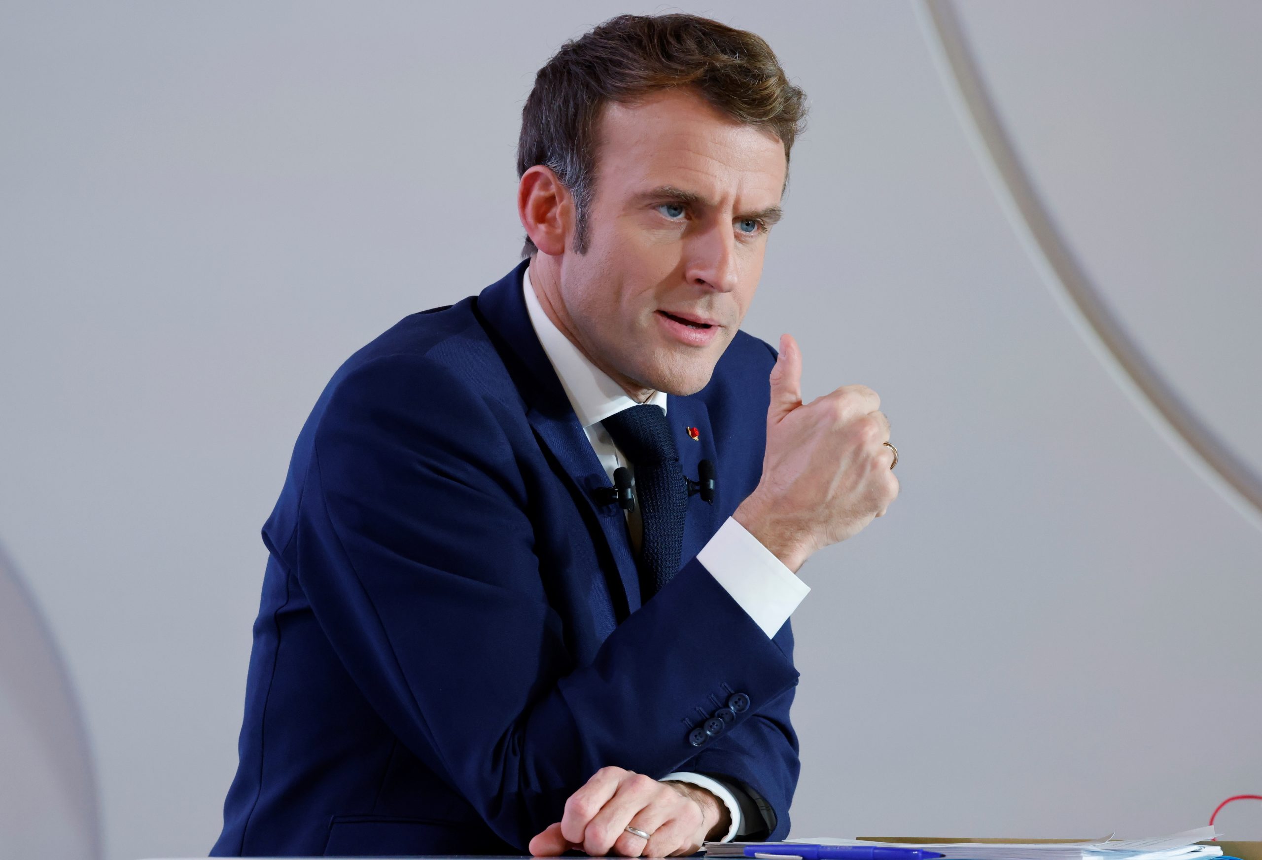 Nova Caledónia continua francesa e Macron está orgulhoso