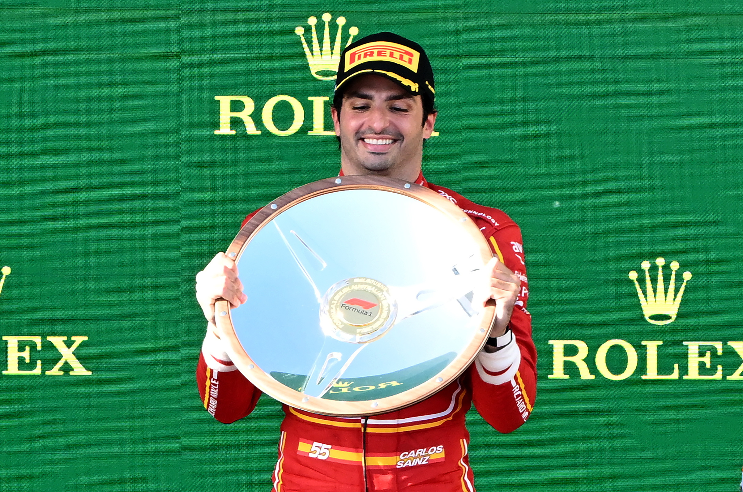 Carlos Sainz vence GP da Austrália e Ferrari iguala feito de 2022