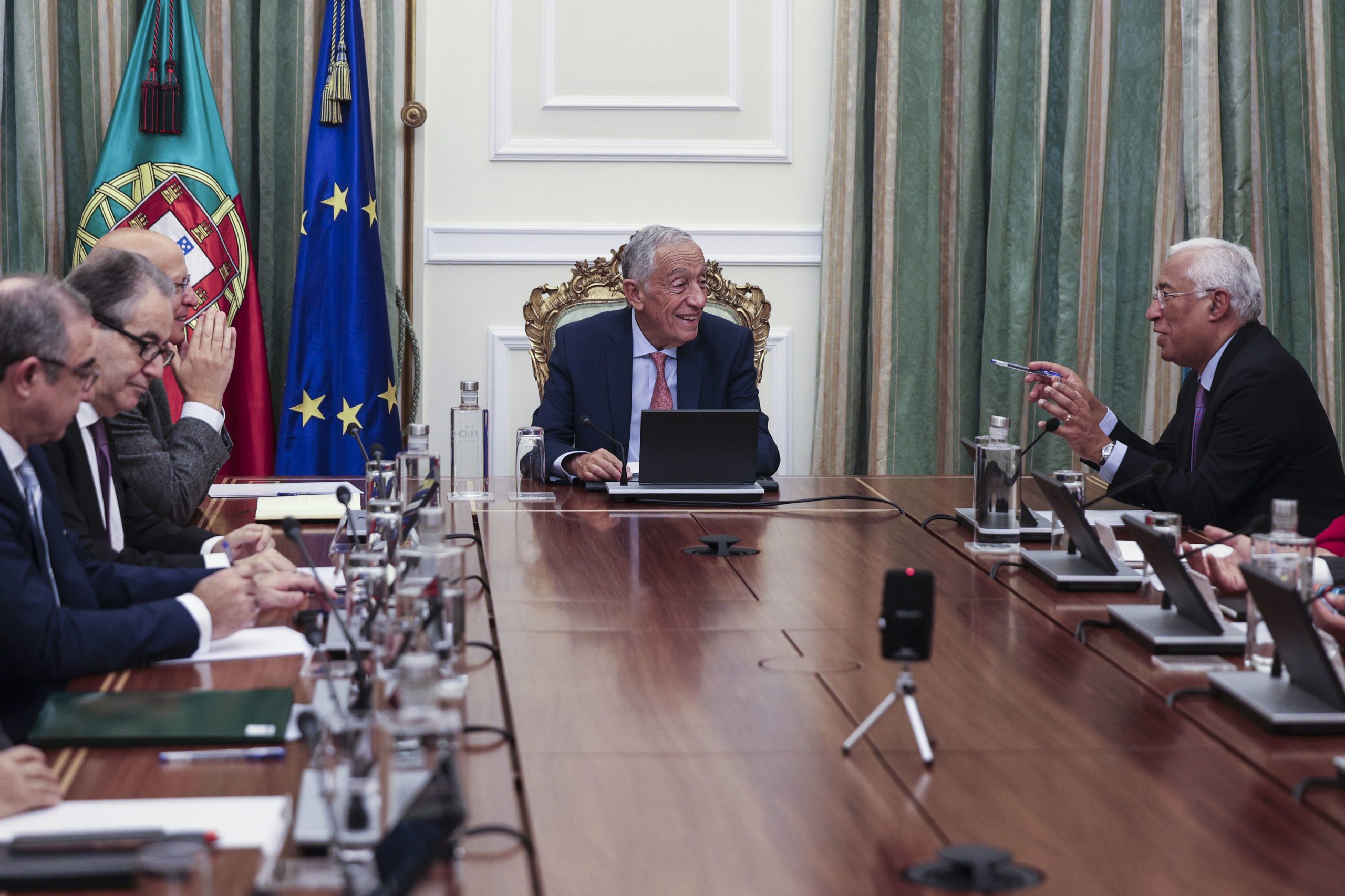 Presidente convoca eleições antecipadas nos Açores para 4 de fevereiro
