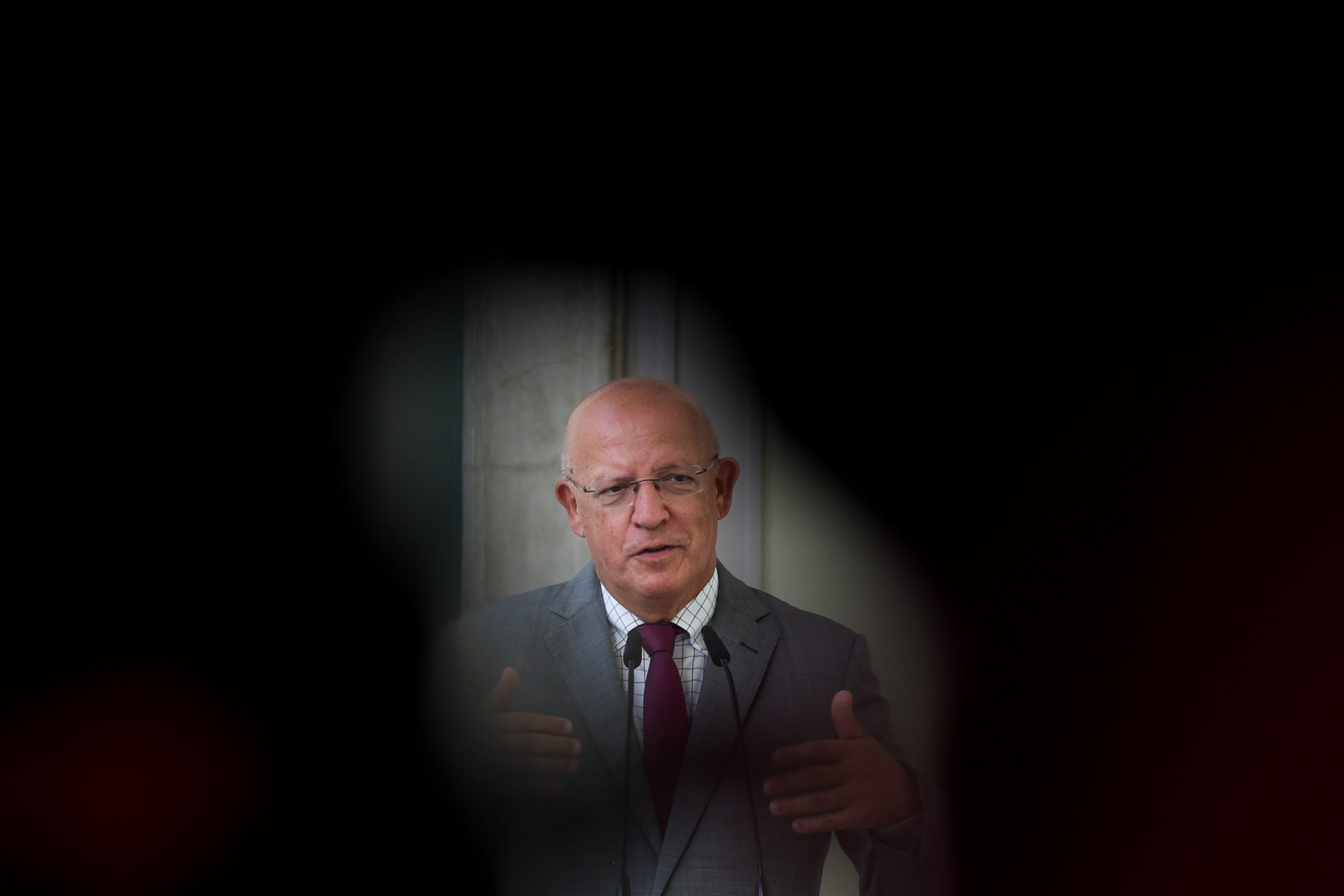 Santos Silva defende entendimentos entre PS e PSD em áreas como a Justiça